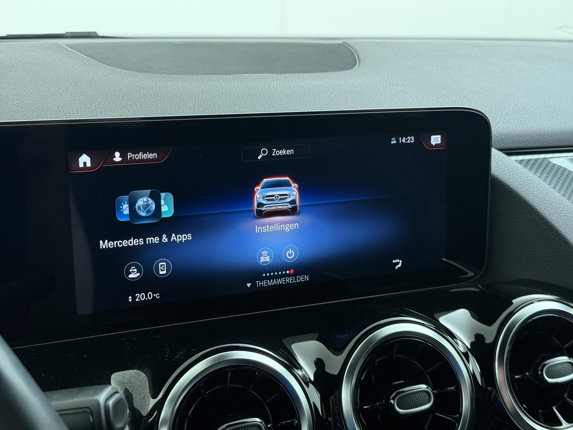 Mercedes-Benz GLA 250 e AMG Line 38