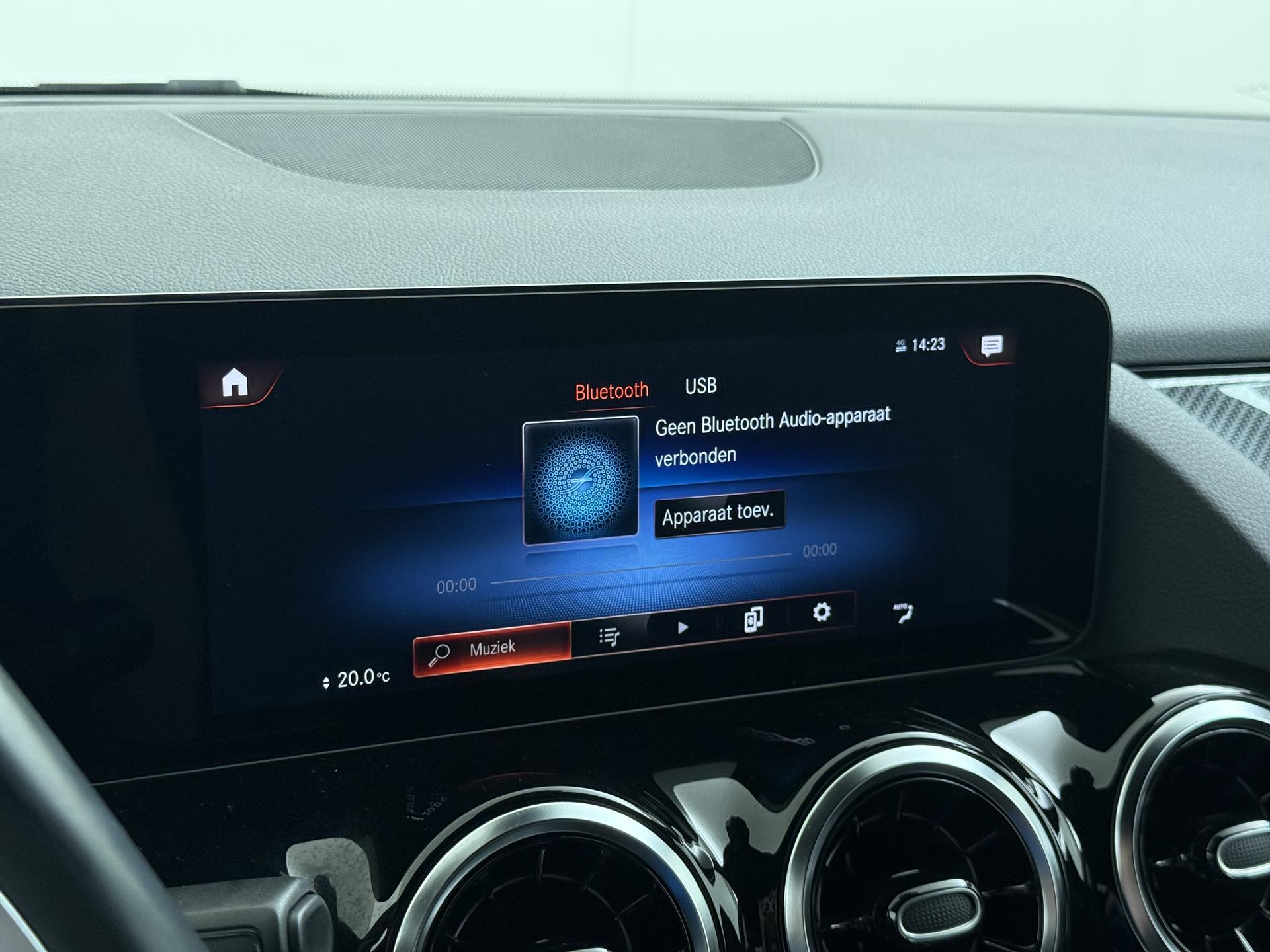 Mercedes-Benz GLA 250 e AMG Line 41