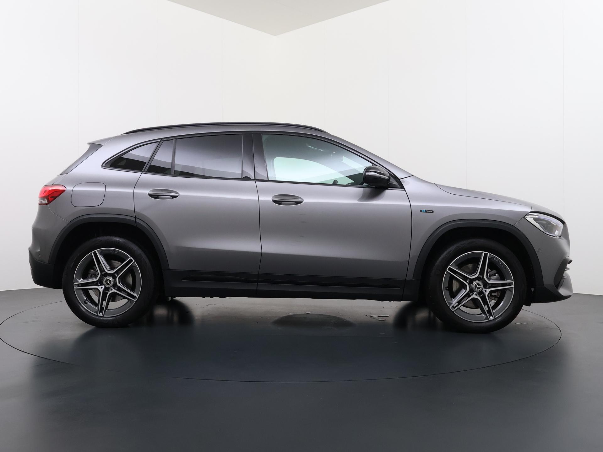 Mercedes-Benz GLA 250 e AMG Line 5