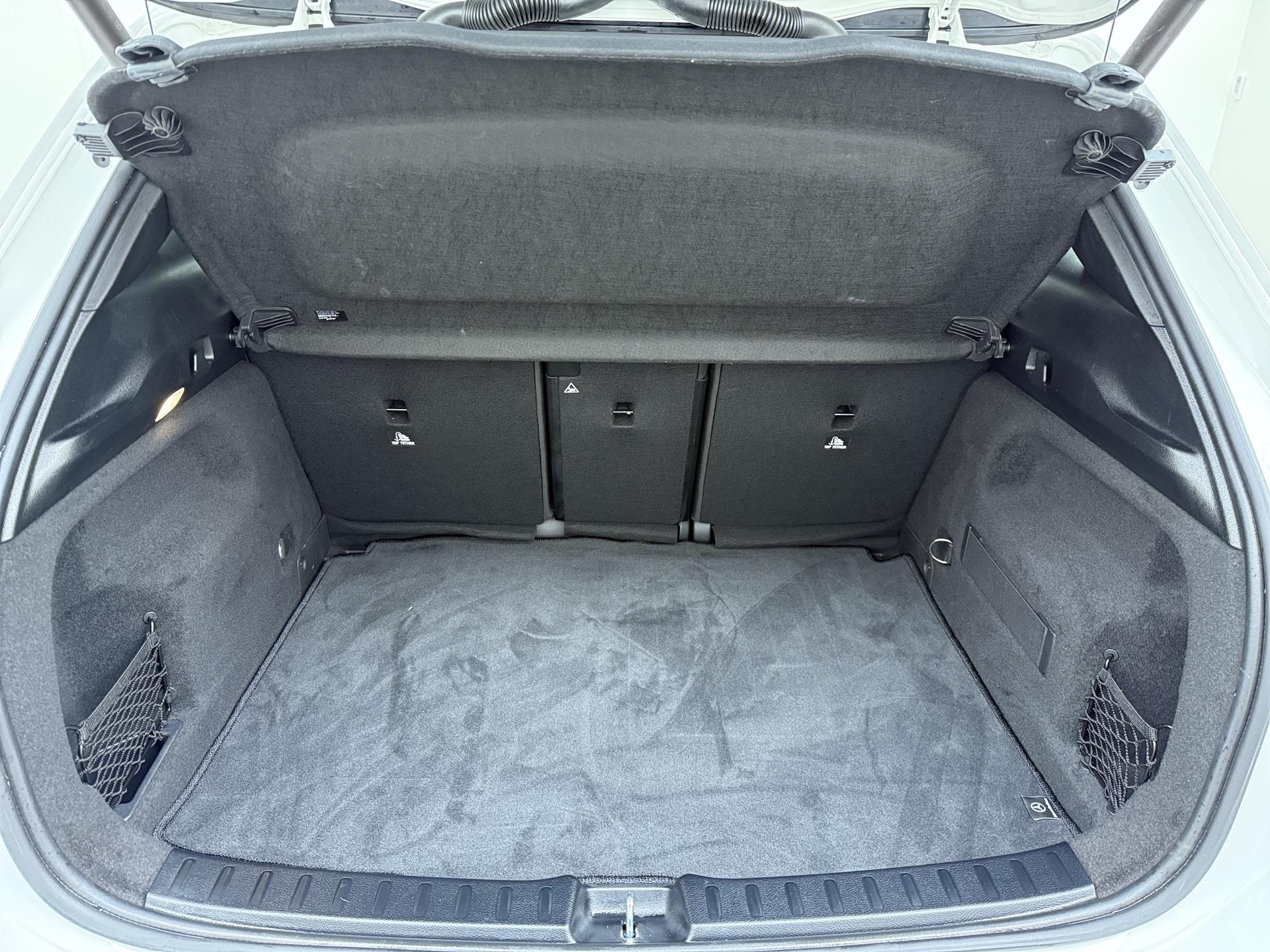 Mercedes-Benz GLA 250 e AMG Business Solution Limited 13