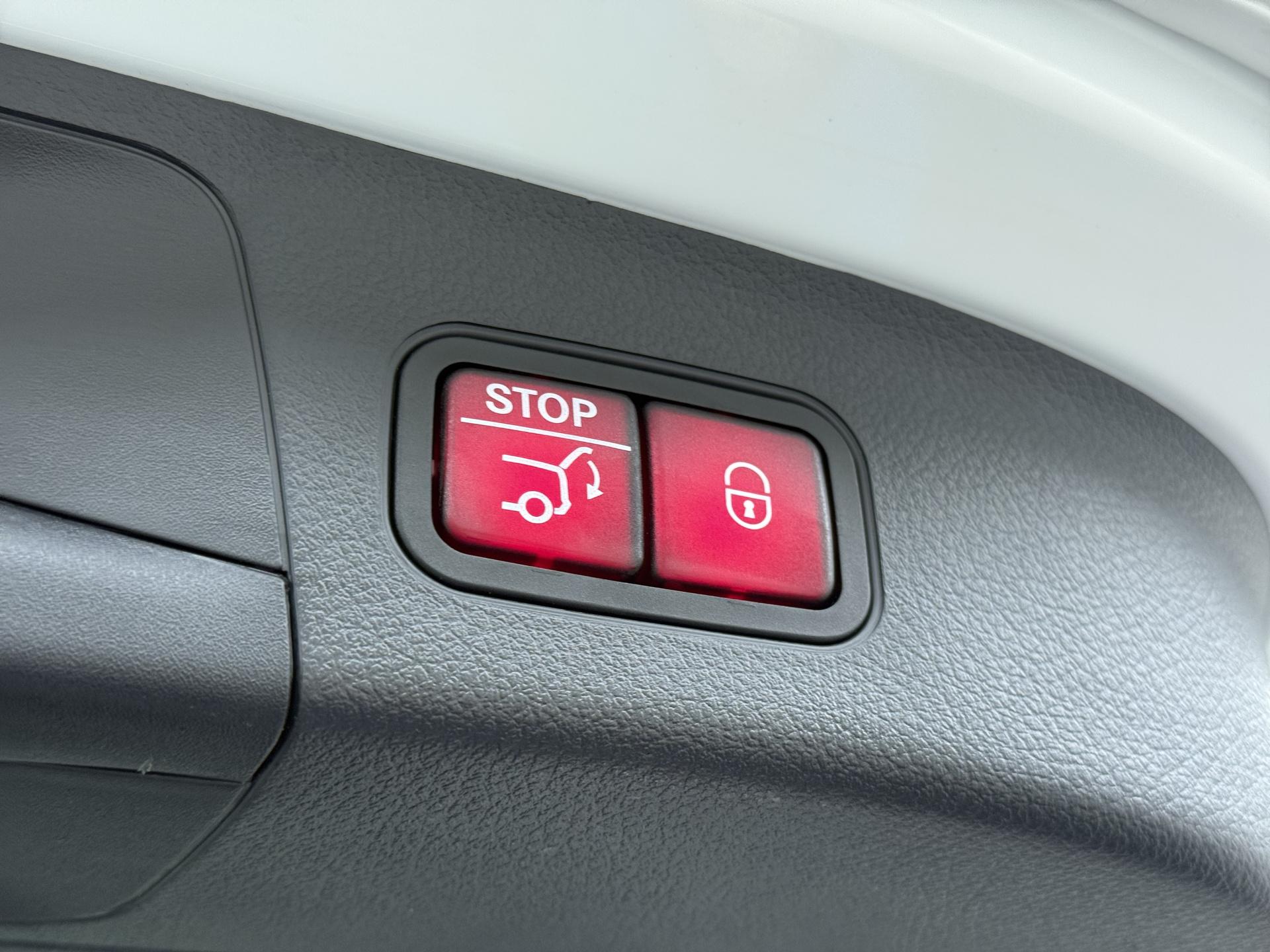 Mercedes-Benz GLA 250 e AMG Business Solution Limited 14