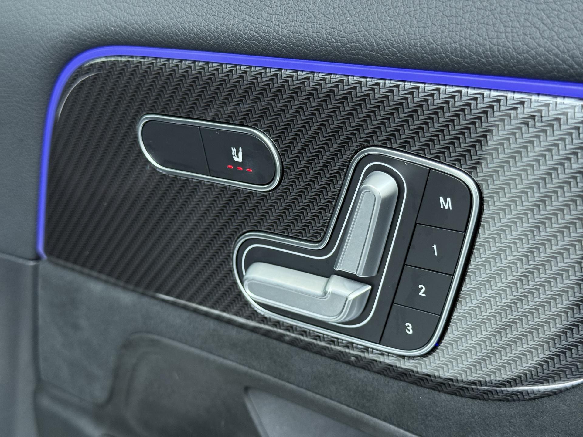 Mercedes-Benz GLA 250 e AMG Business Solution Limited 16