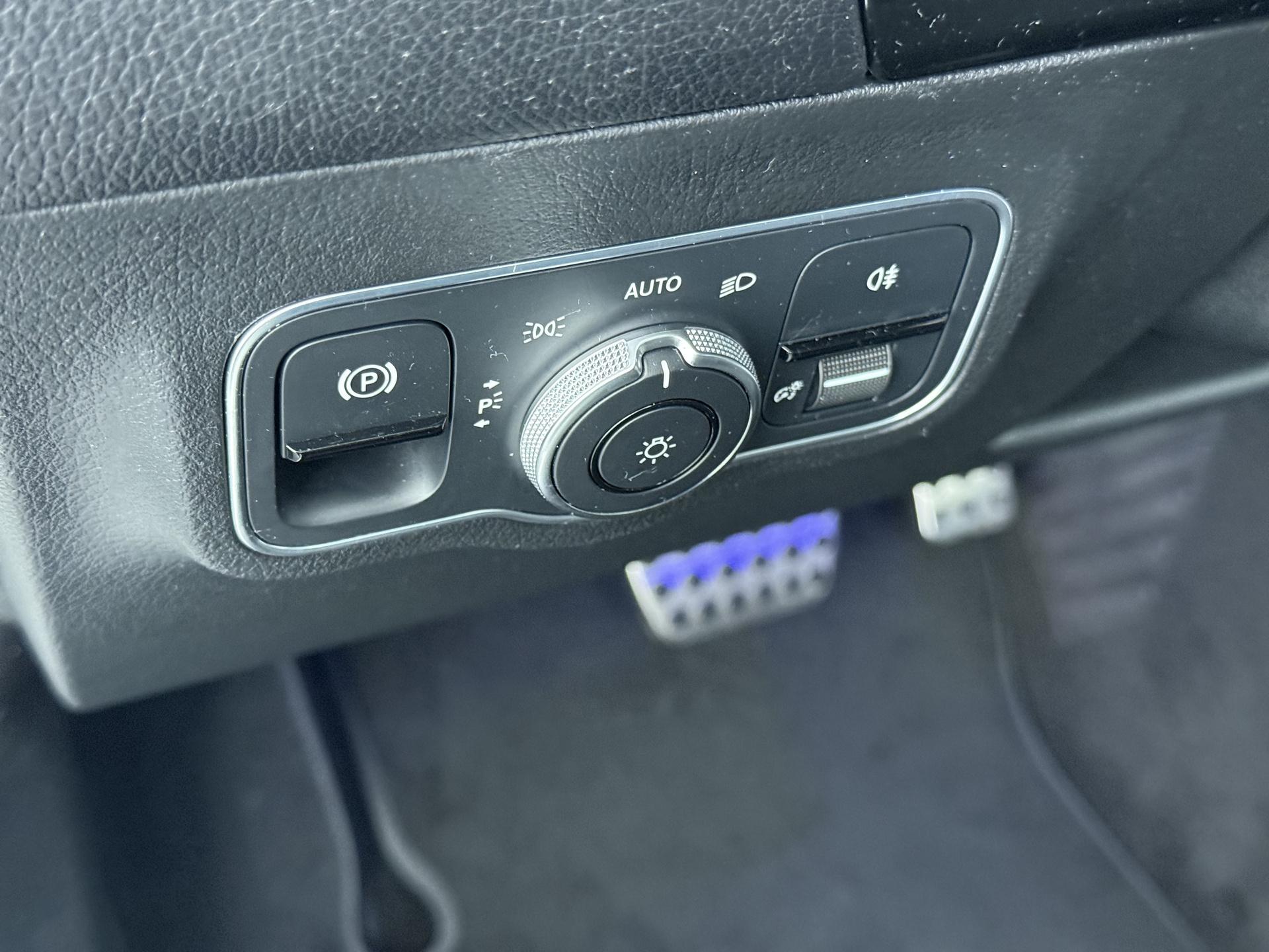 Mercedes-Benz GLA 250 e AMG Business Solution Limited 23