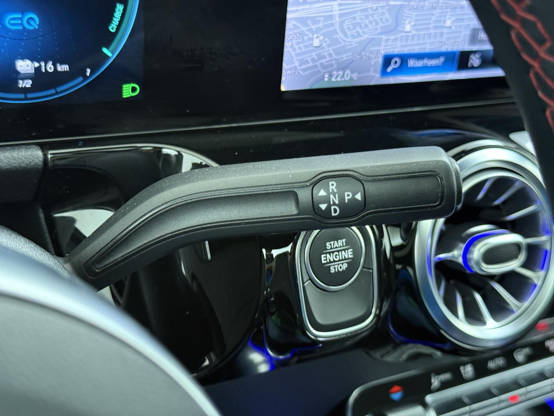 Mercedes-Benz GLA 250 e AMG Business Solution Limited 32