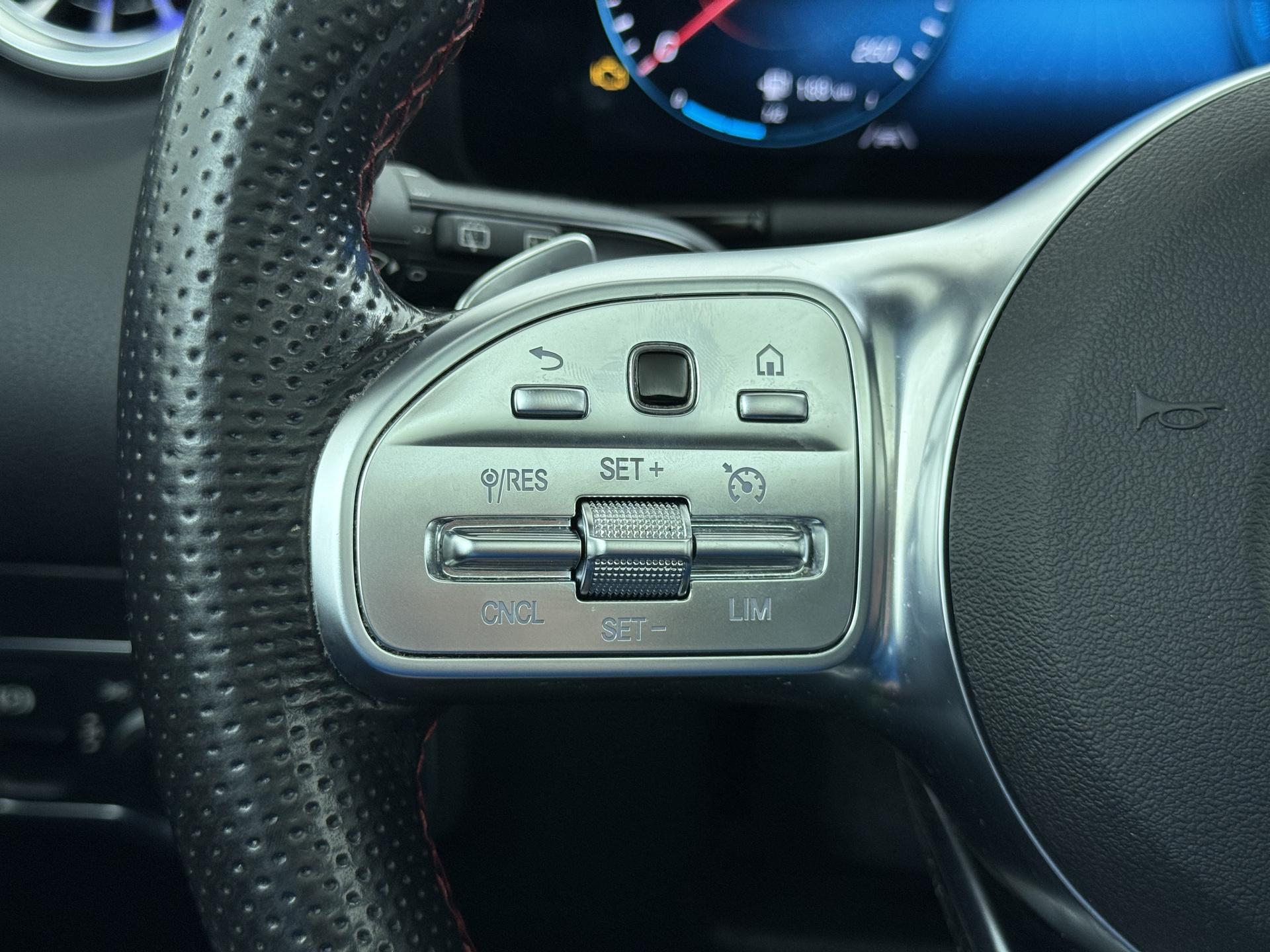 Mercedes-Benz GLA 250 e AMG Business Solution Limited 33