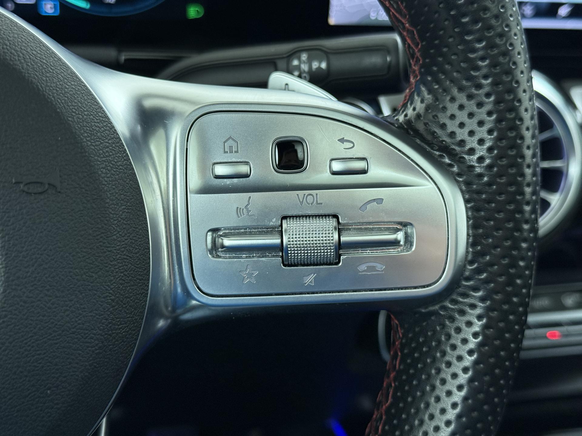 Mercedes-Benz GLA 250 e AMG Business Solution Limited 34