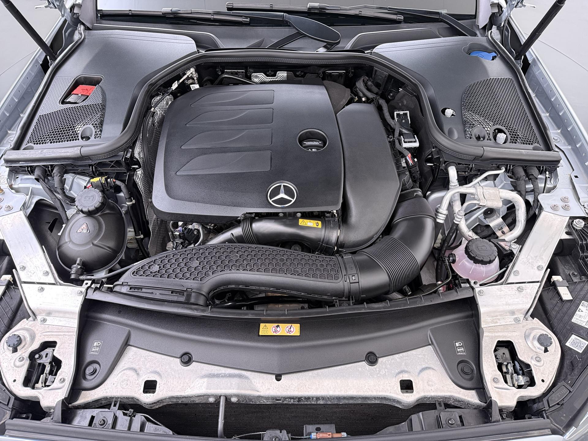 Mercedes-Benz E-Klasse Estate 200 AMG Business Solution 22