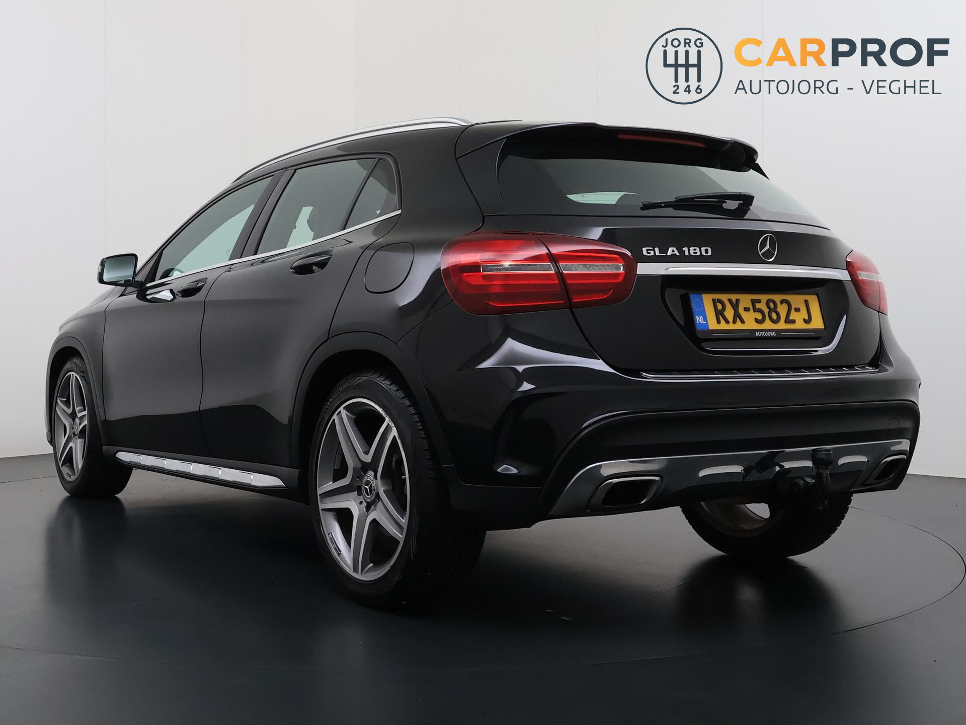 Mercedes-Benz GLA-klasse 180 Business Solution AMG 1