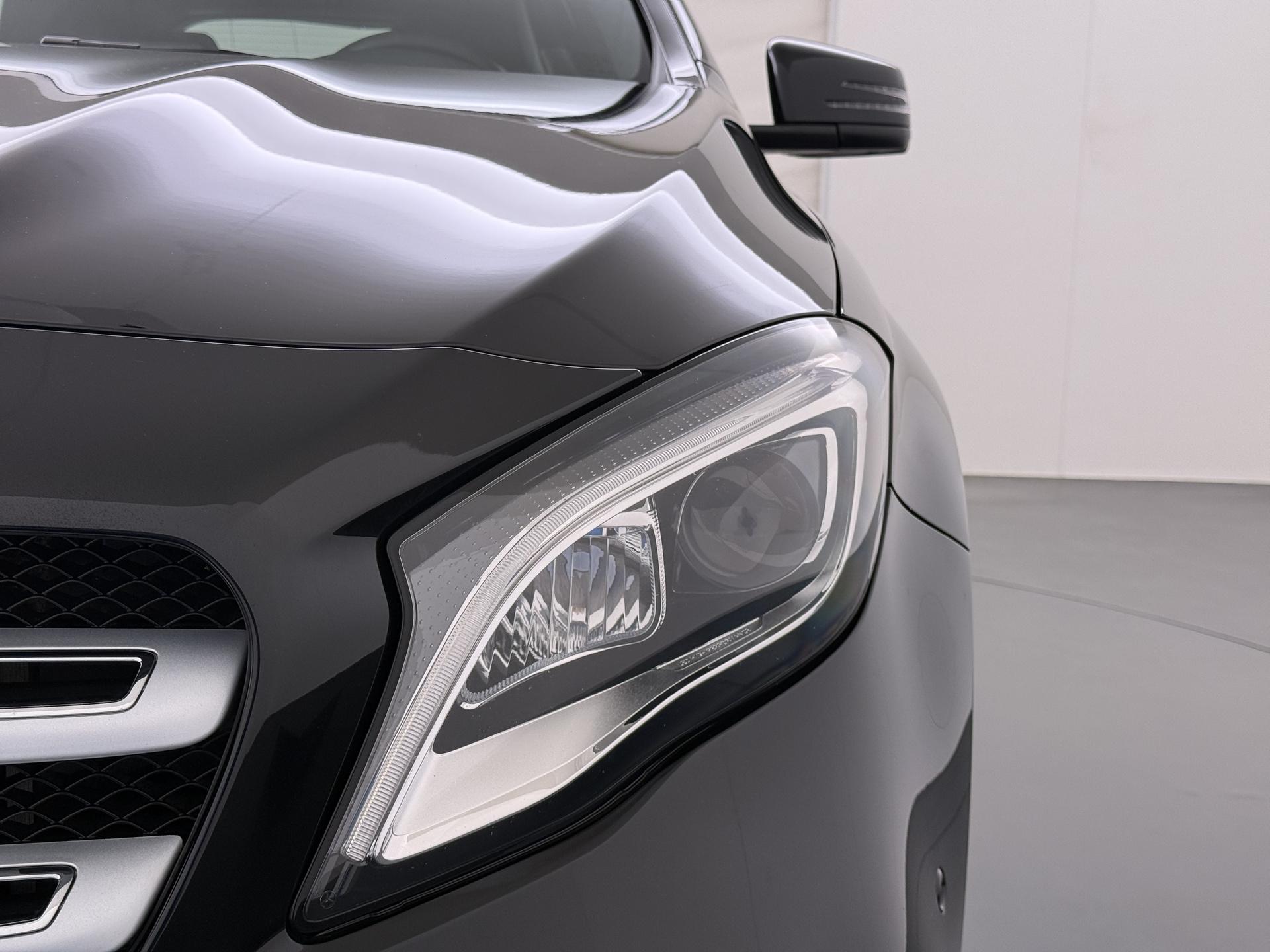 Mercedes-Benz GLA-klasse 180 Business Solution AMG 10