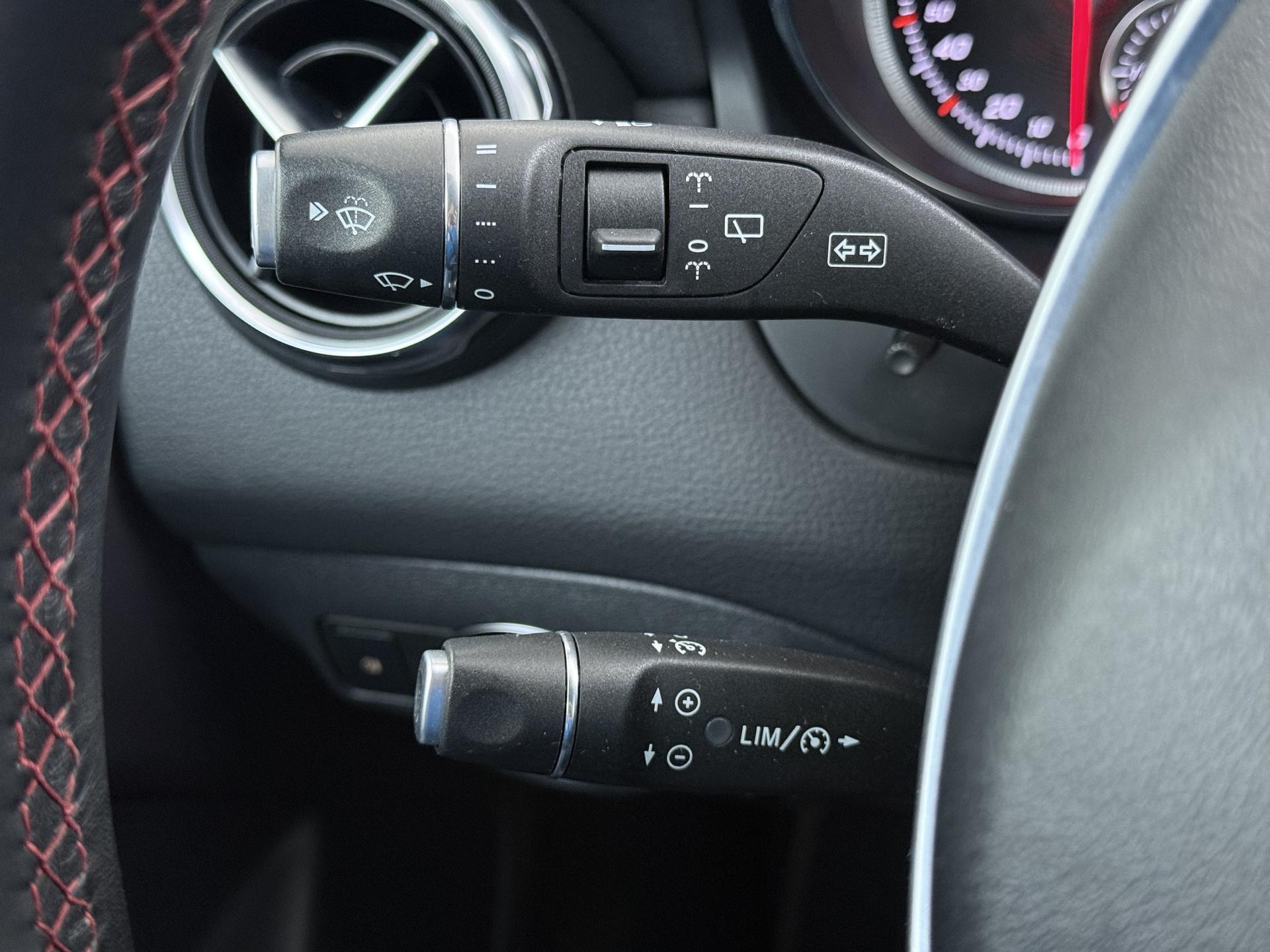 Mercedes-Benz GLA-klasse 180 Business Solution AMG 22