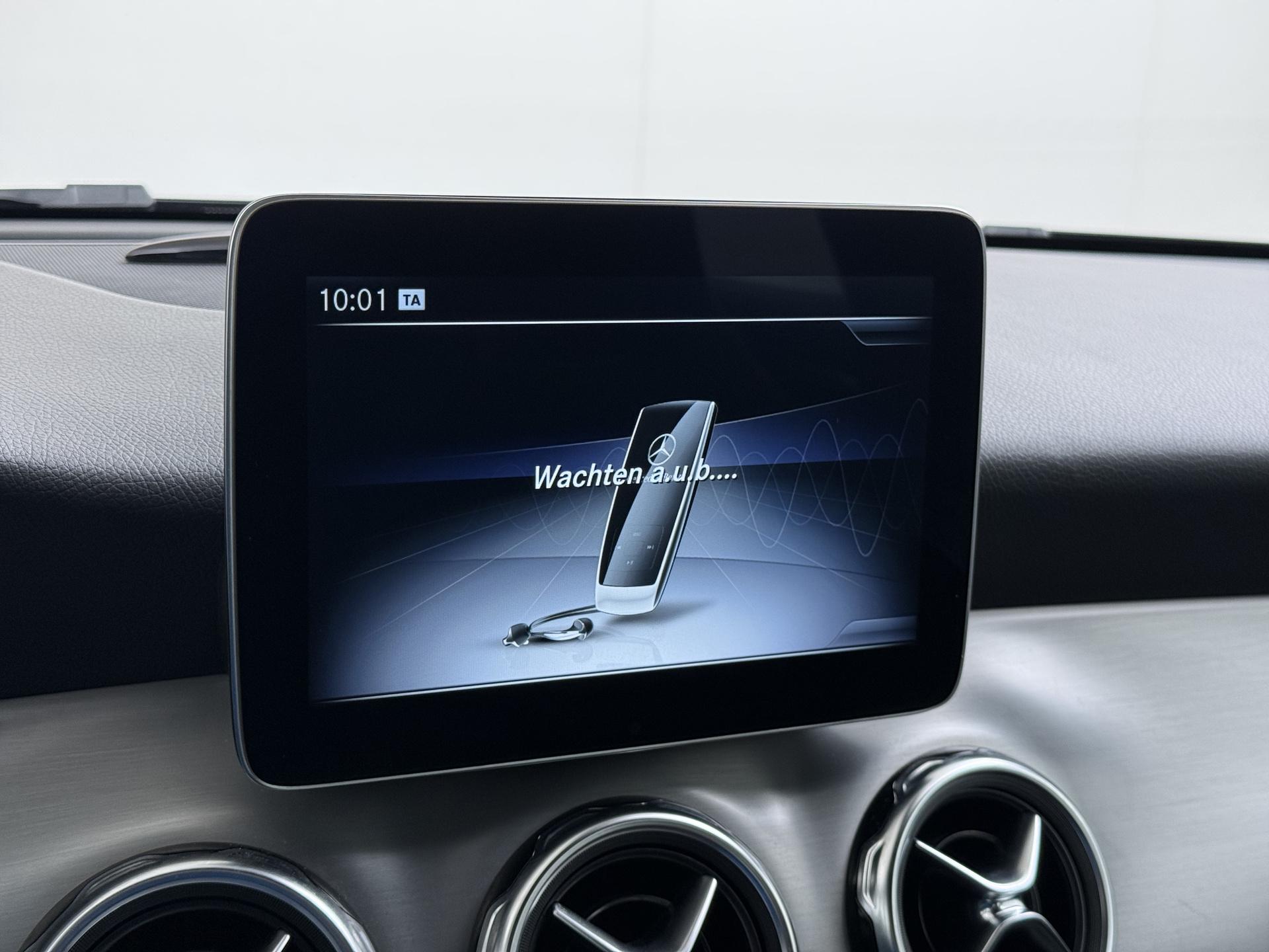 Mercedes-Benz GLA-klasse 180 Business Solution AMG 30