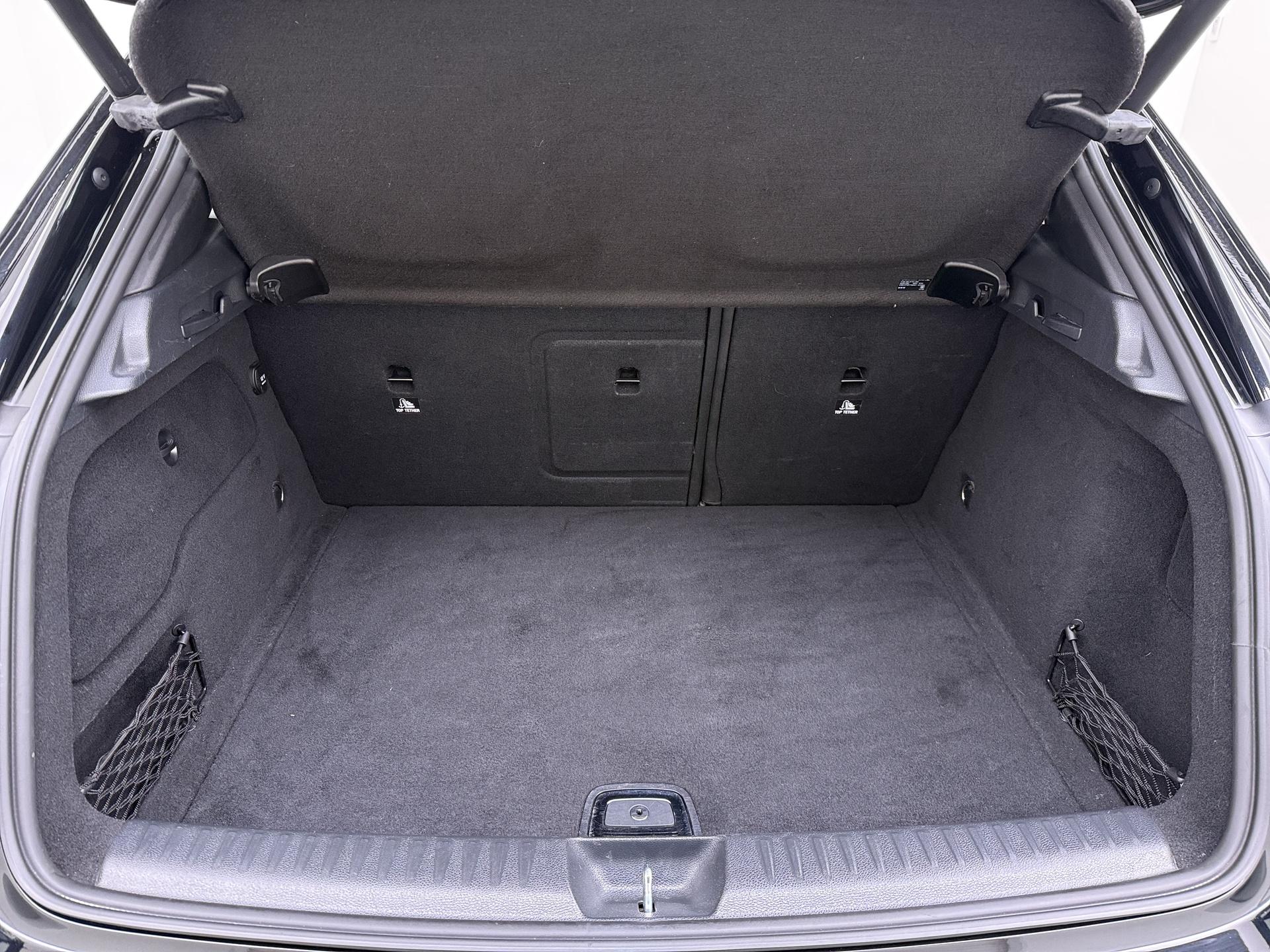 Mercedes-Benz GLA-klasse 180 Business Solution AMG 7