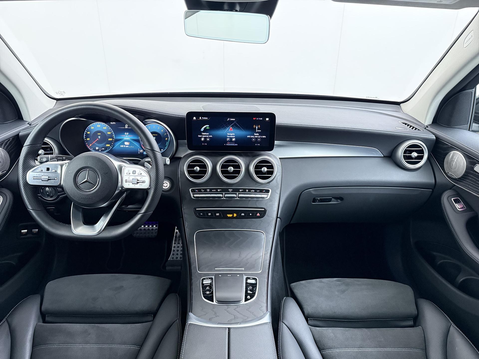 Mercedes-Benz GLC 300e 4MATIC AMG-Line 1