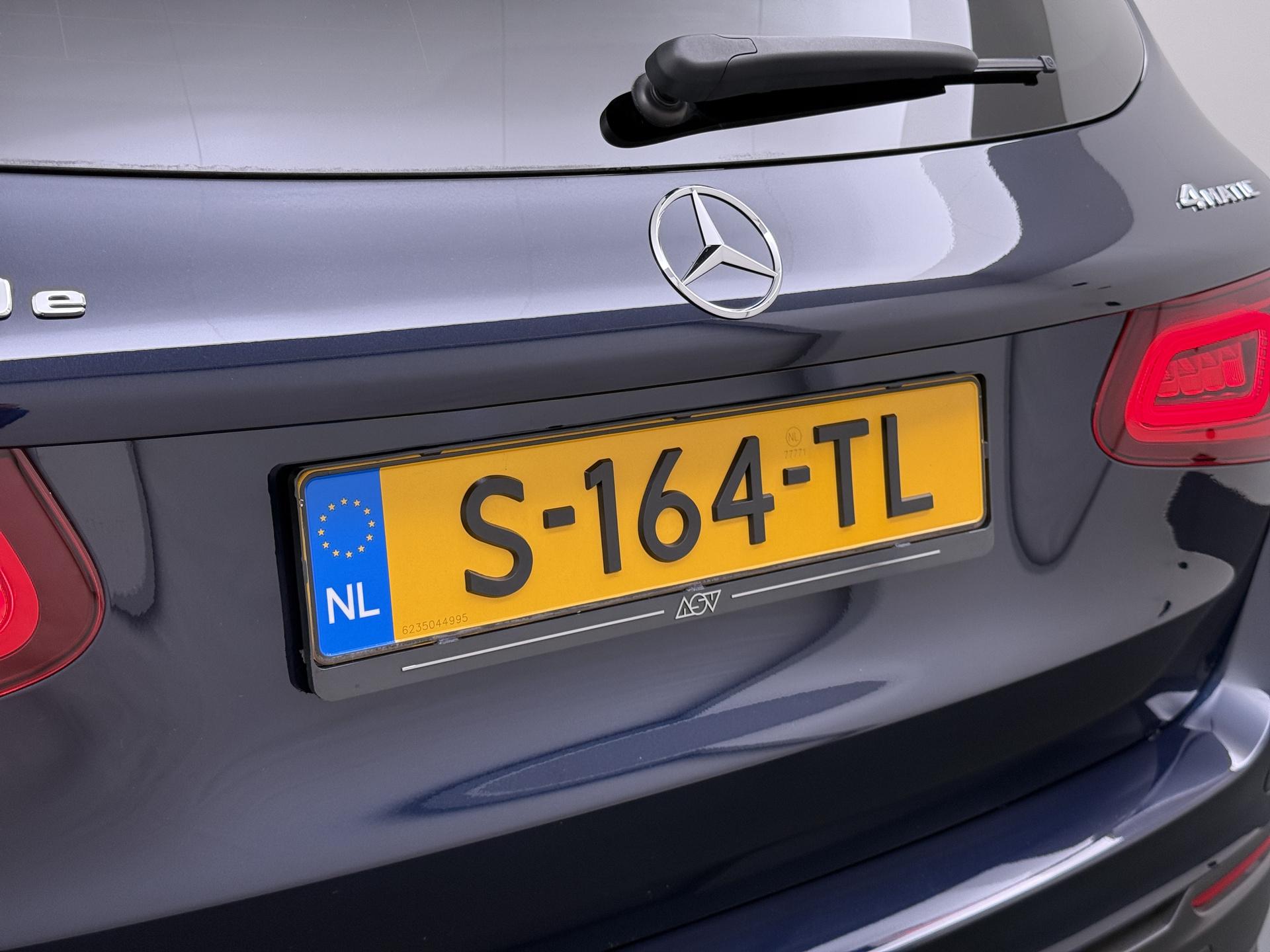 Mercedes-Benz GLC 300e 4MATIC AMG-Line 16