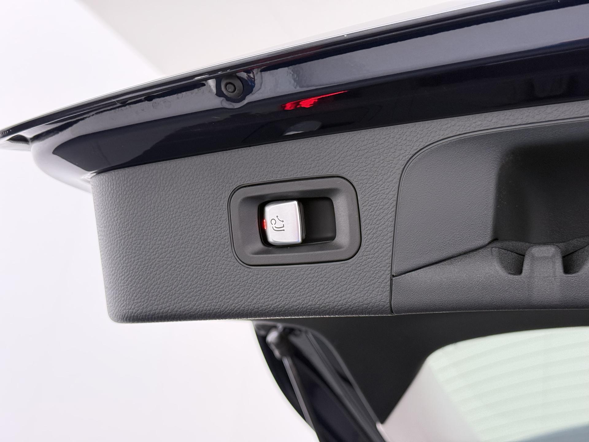 Mercedes-Benz GLC 300e 4MATIC AMG-Line 19