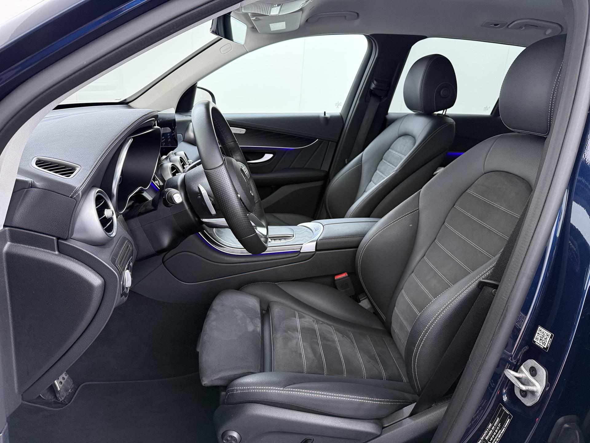 Mercedes-Benz GLC 300e 4MATIC AMG-Line 23