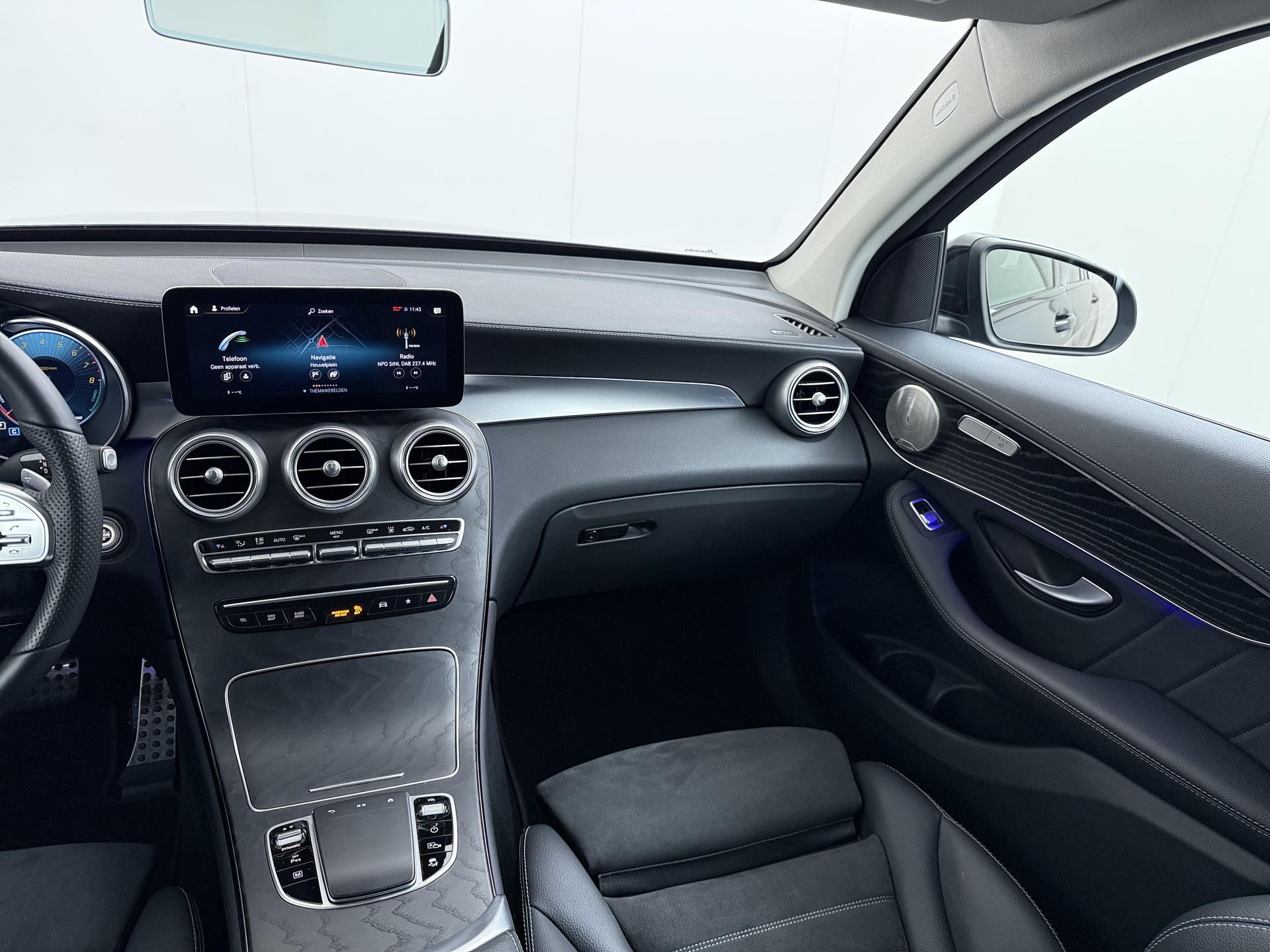 Mercedes-Benz GLC 300e 4MATIC AMG-Line 28