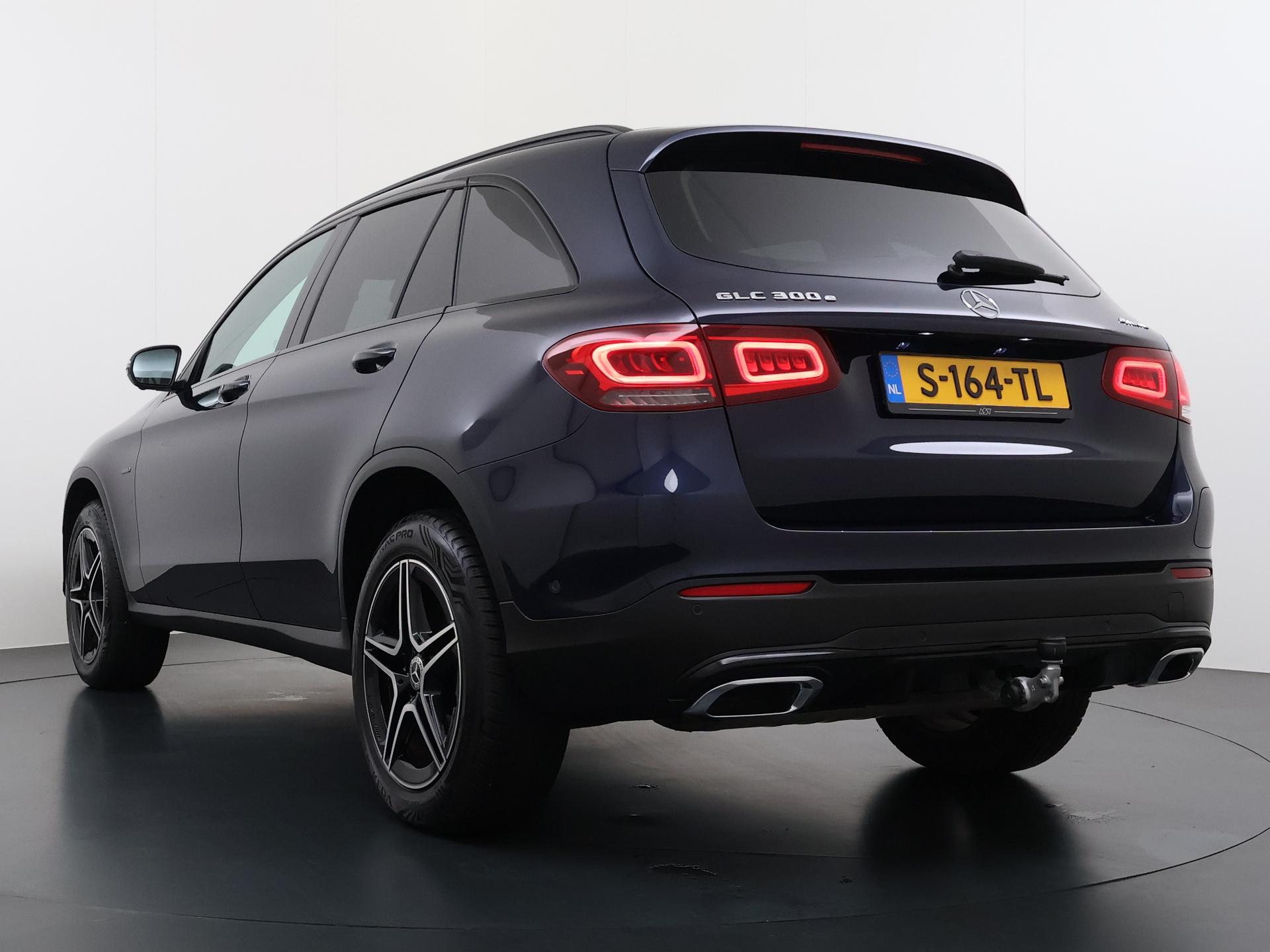 Mercedes-Benz GLC 300e 4MATIC AMG-Line 4