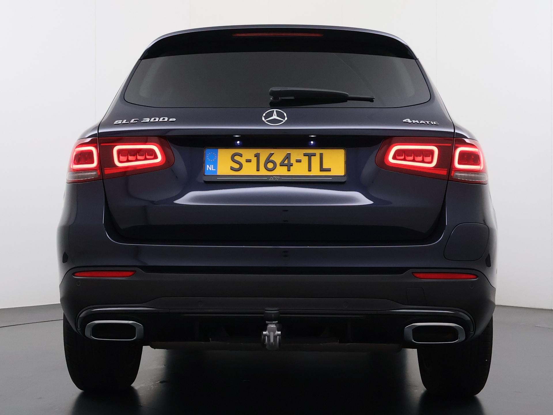 Mercedes-Benz GLC 300e 4MATIC AMG-Line 7