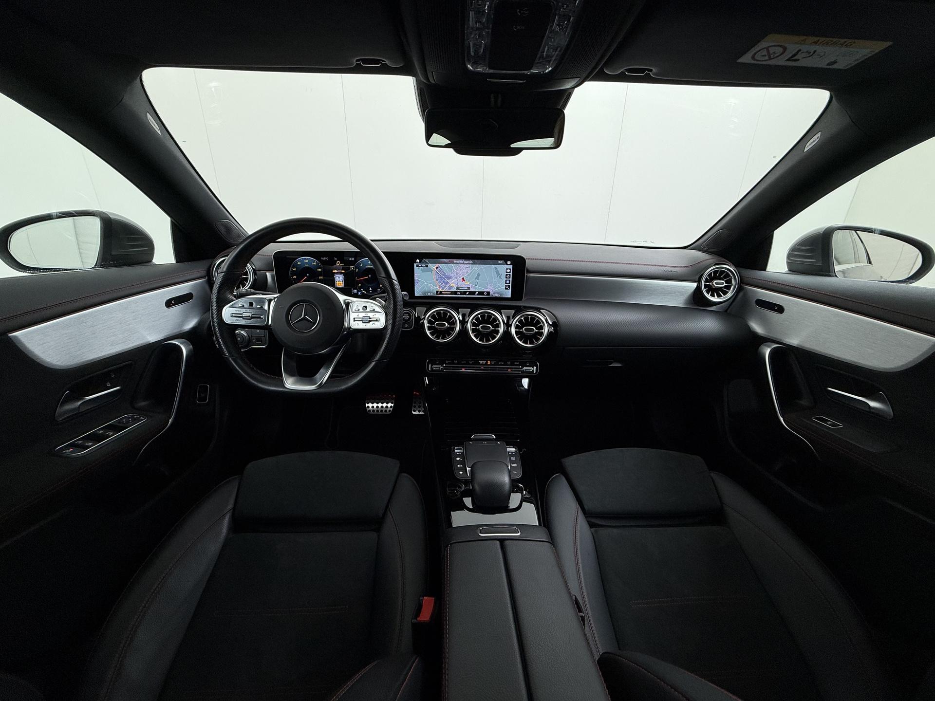 Mercedes-Benz CLA 180 AMG Business Solution 26