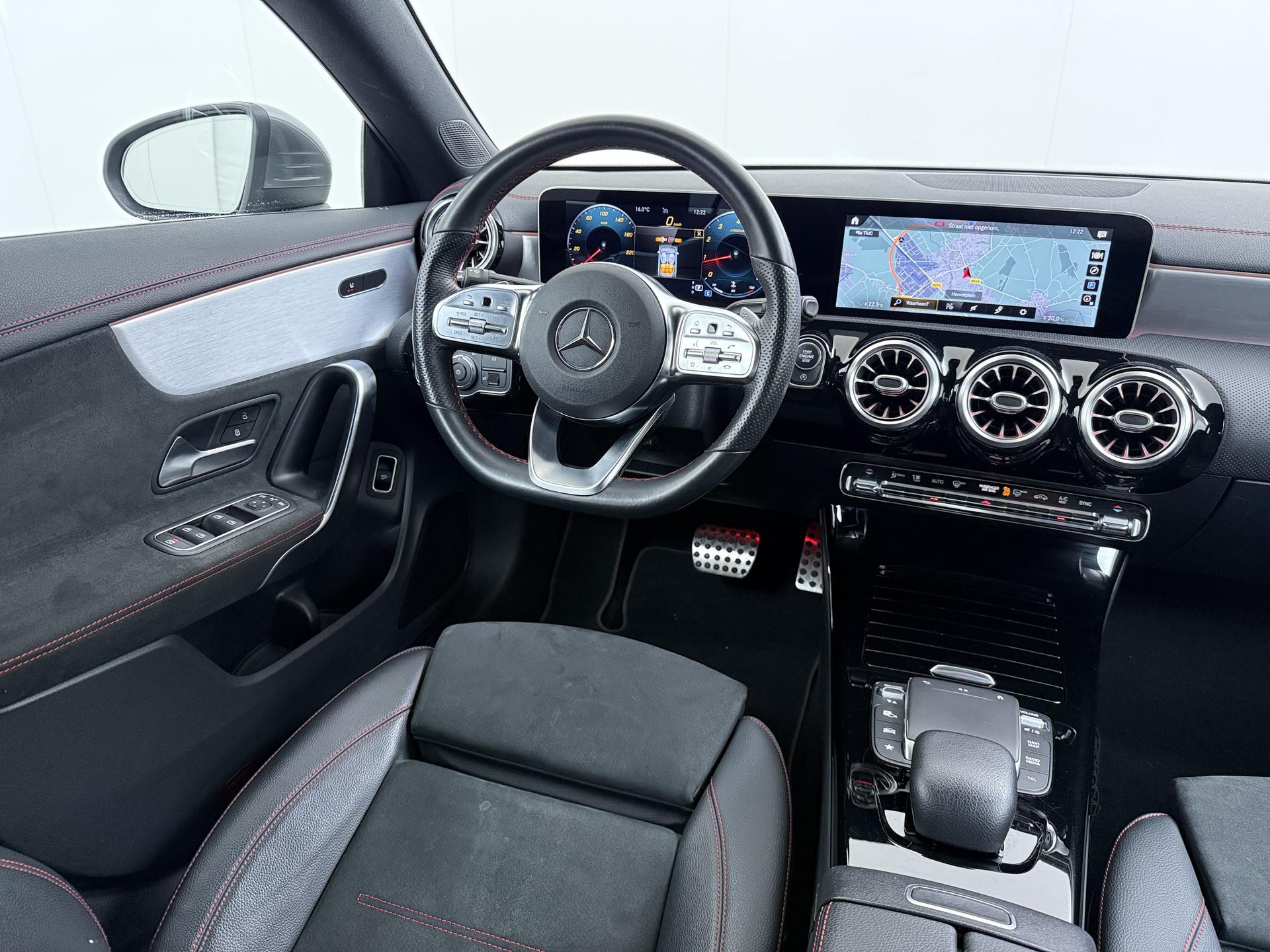 Mercedes-Benz CLA 180 AMG Business Solution 27