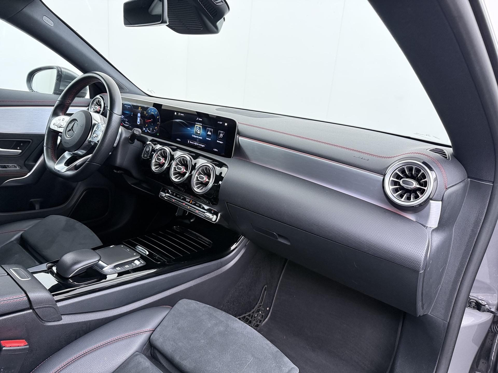 Mercedes-Benz CLA 180 AMG Business Solution 45