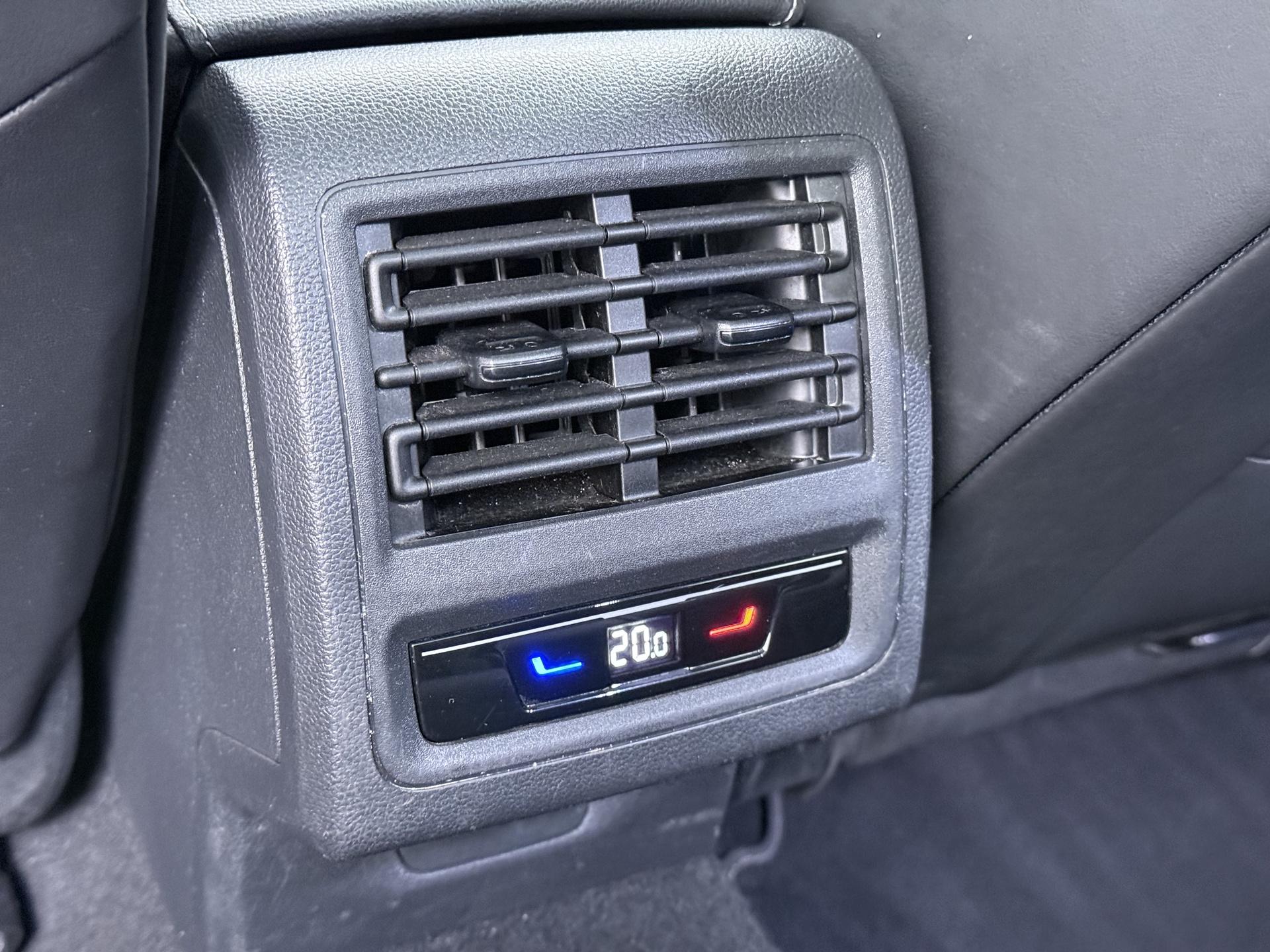 Volkswagen Golf Variant 1.5 eTSI R-Line 19