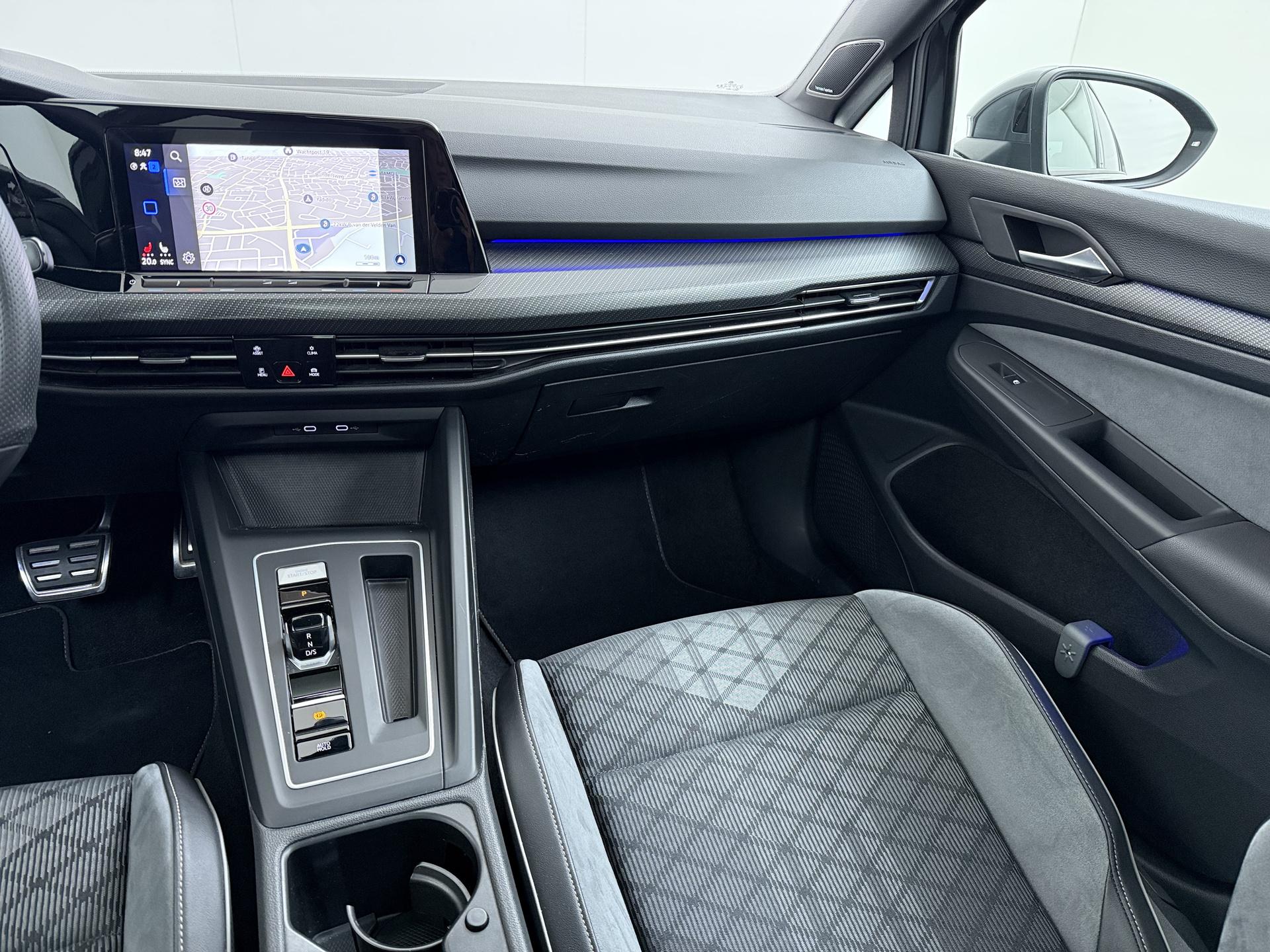 Volkswagen Golf Variant 1.5 eTSI R-Line 22