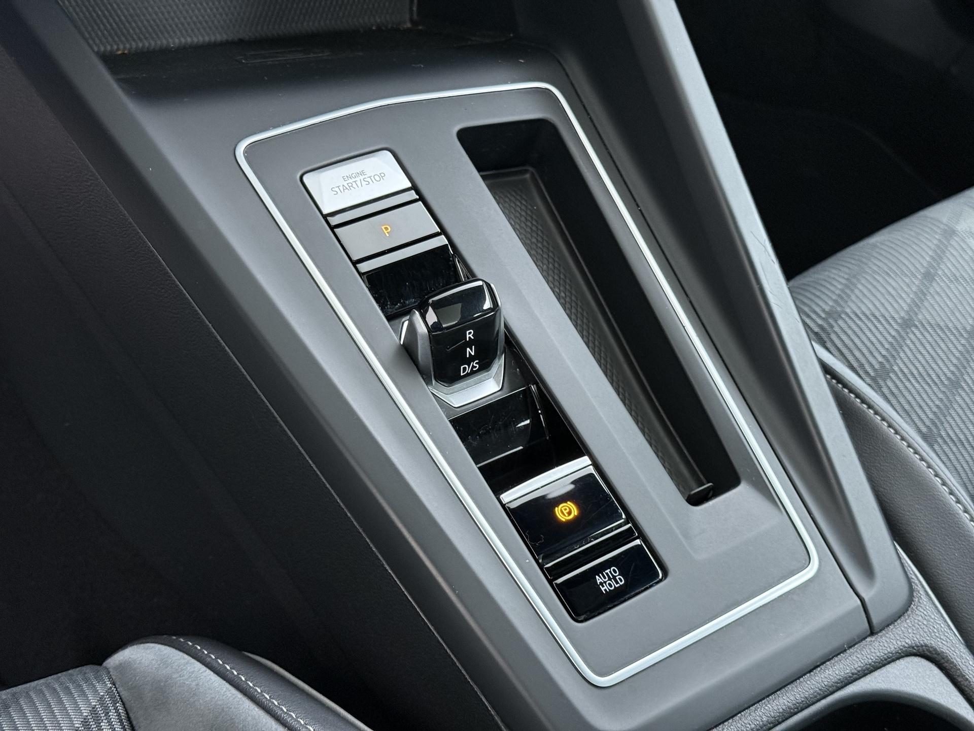 Volkswagen Golf Variant 1.5 eTSI R-Line 36