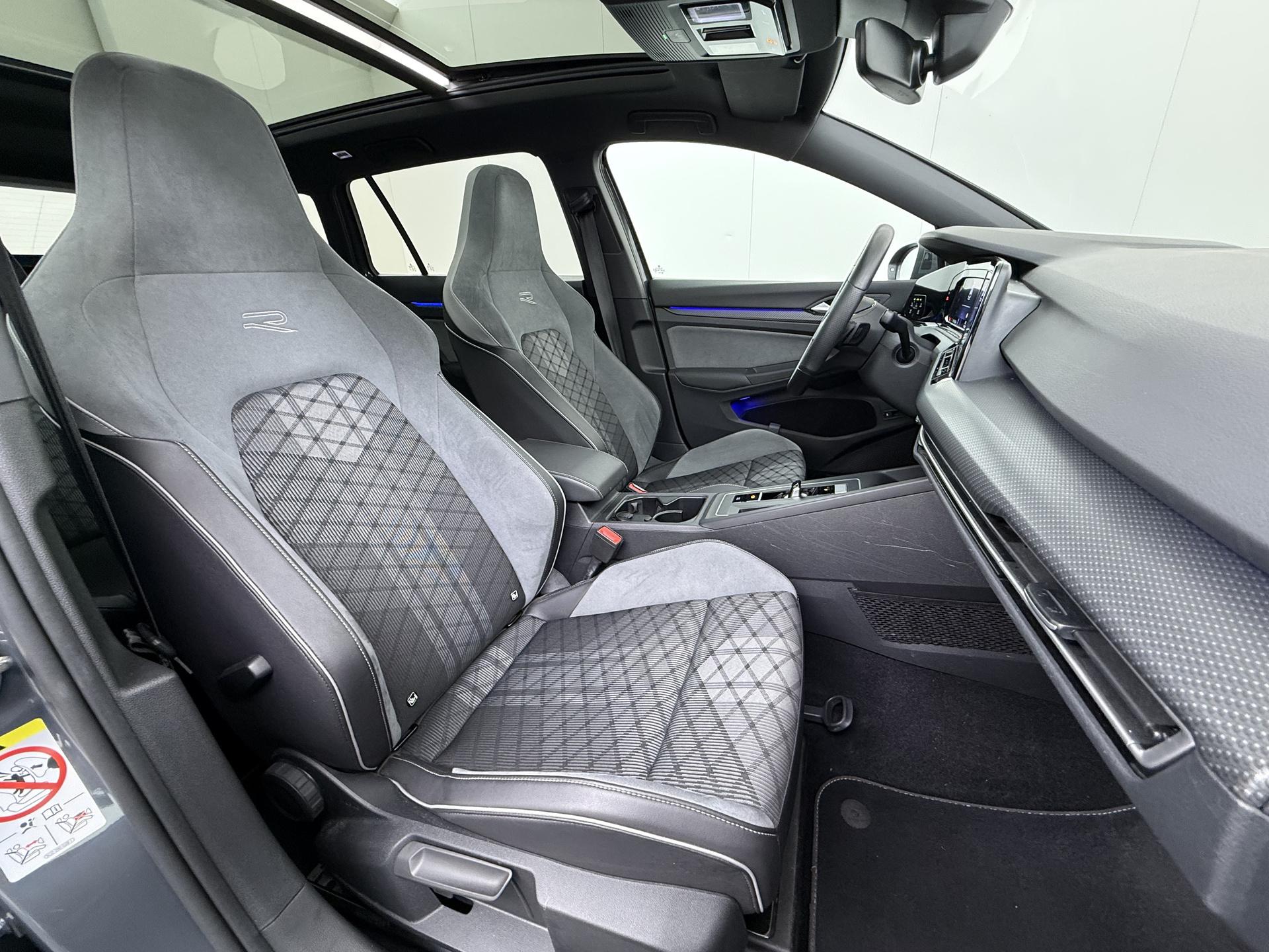 Volkswagen Golf Variant 1.5 eTSI R-Line 38