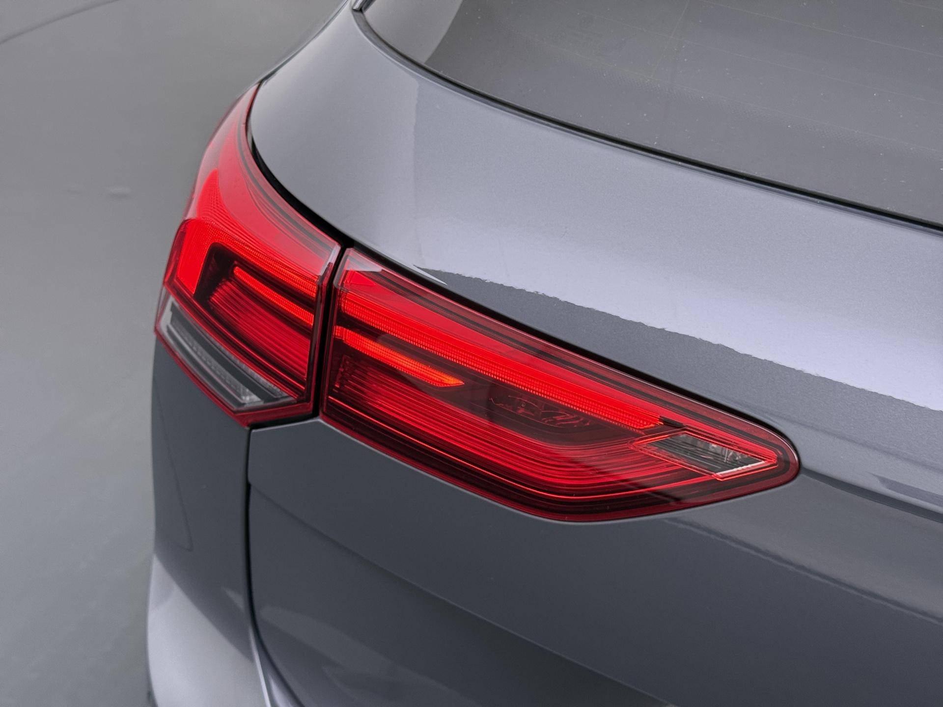 Volkswagen Golf Variant 1.5 eTSI R-Line 4