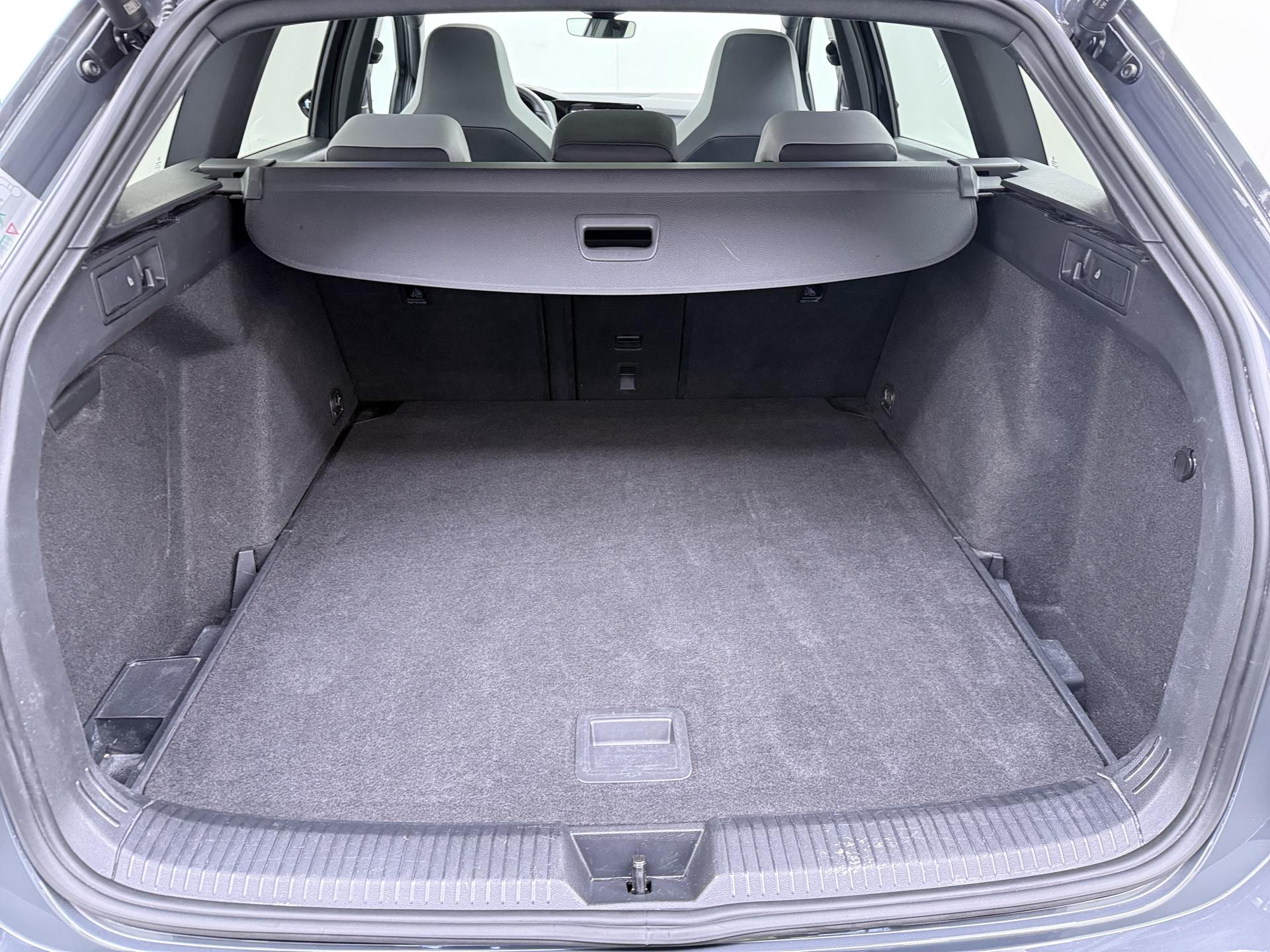 Volkswagen Golf Variant 1.5 eTSI R-Line 7