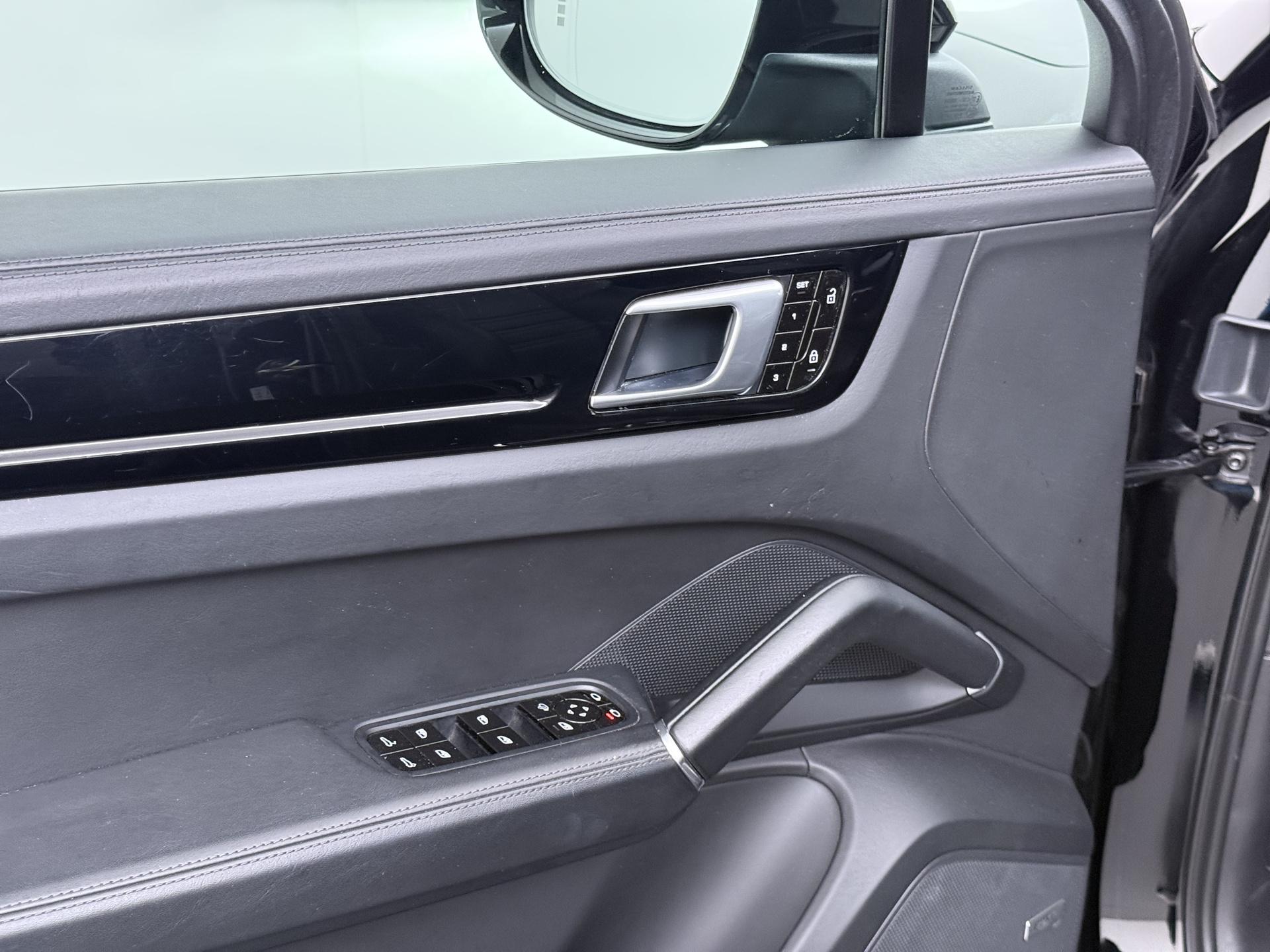 Porsche Cayenne Coupé 3.0 19