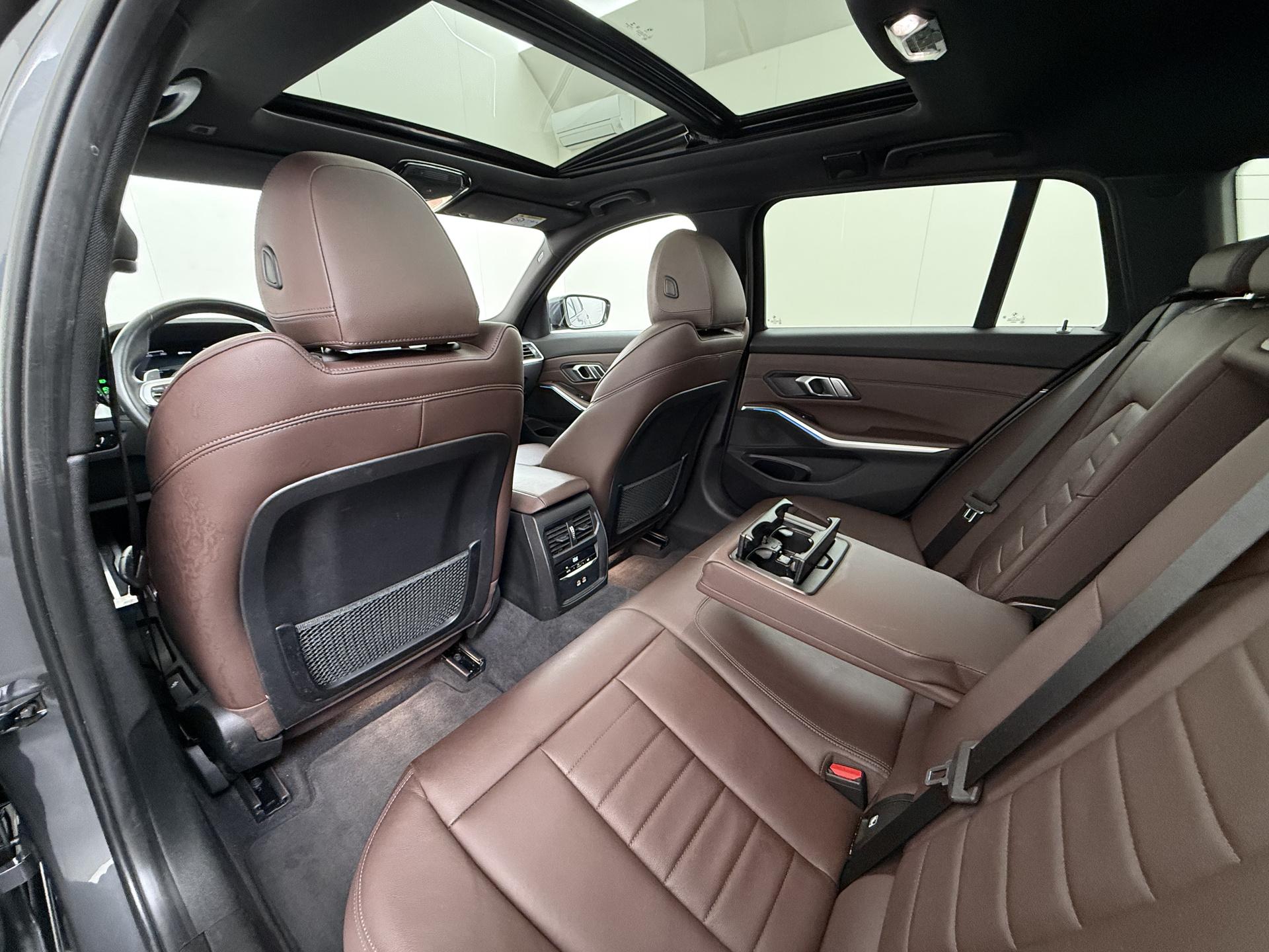 BMW 3 Serie Touring 330e 20