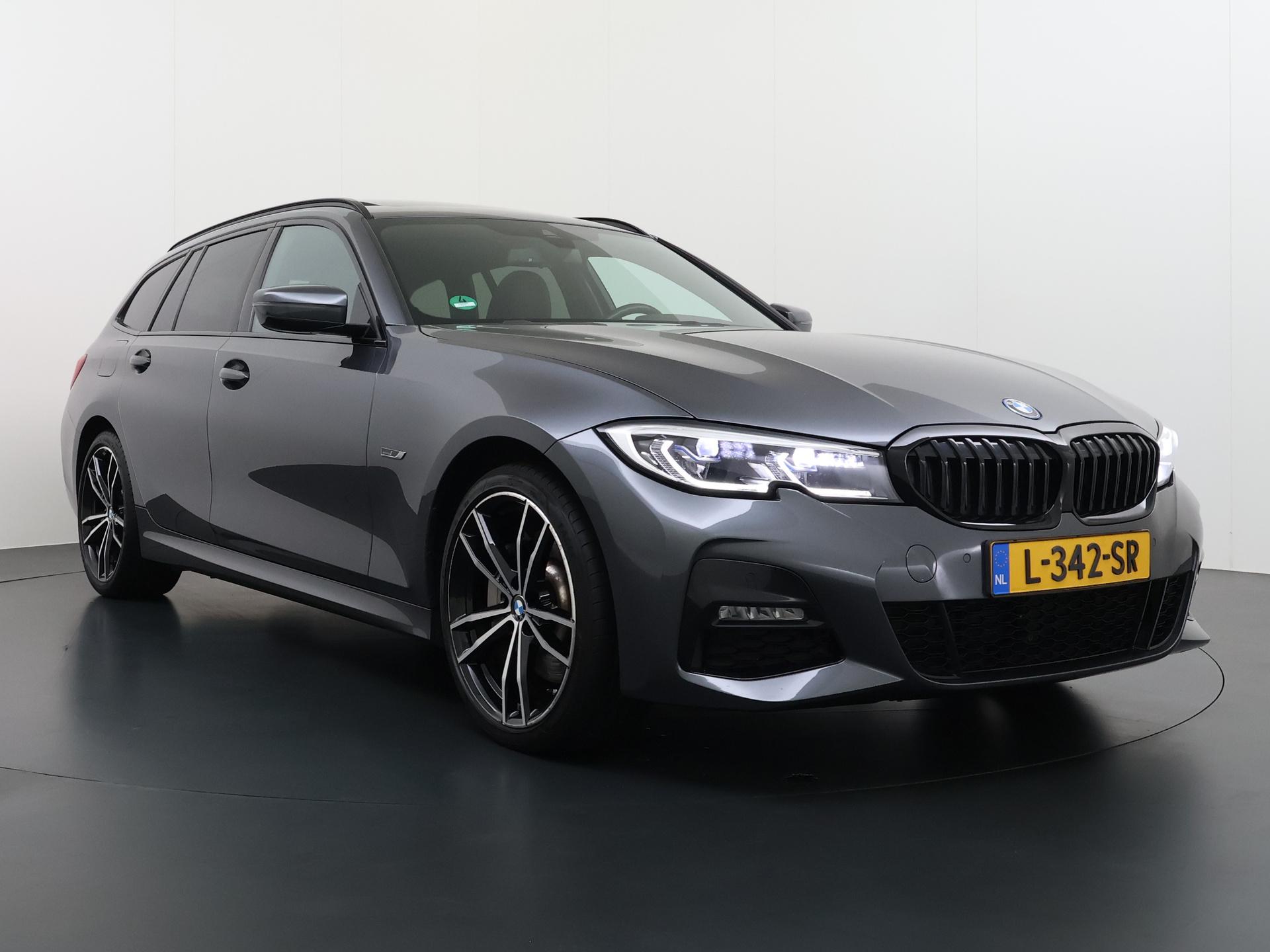 BMW 3 Serie Touring 330e 3