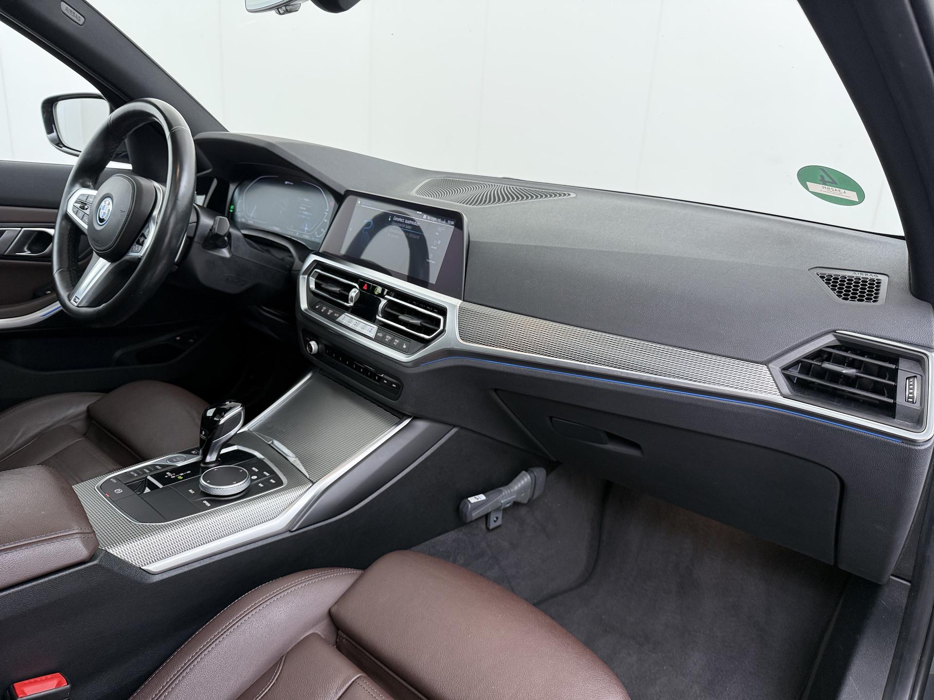 BMW 3 Serie Touring 330e 35