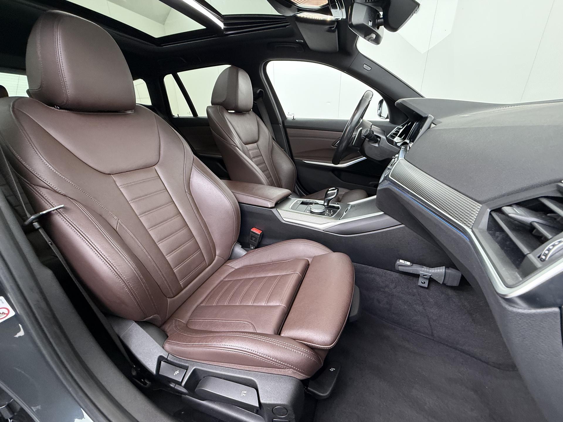 BMW 3 Serie Touring 330e 36