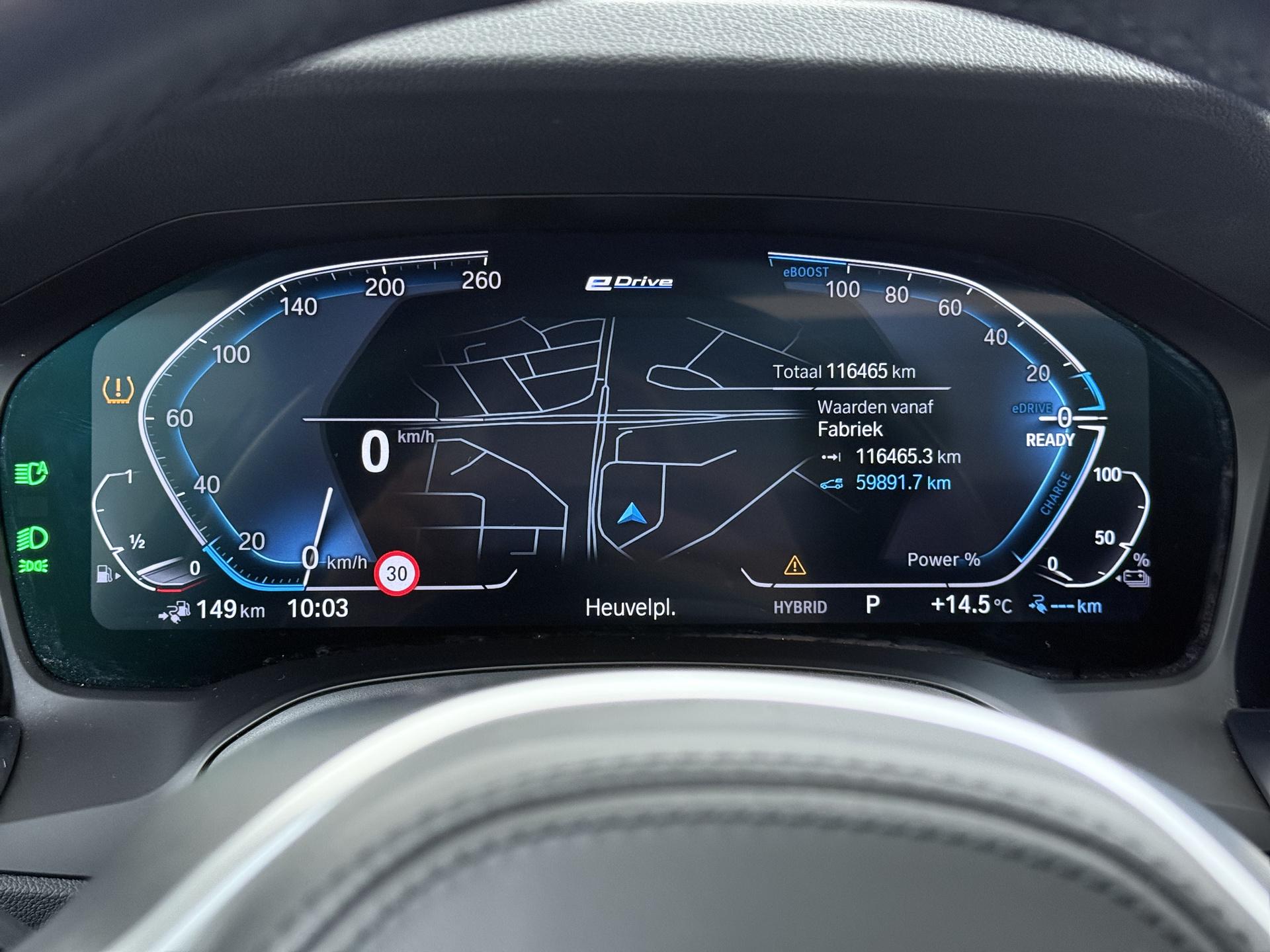 BMW 3 Serie Touring 330e 8