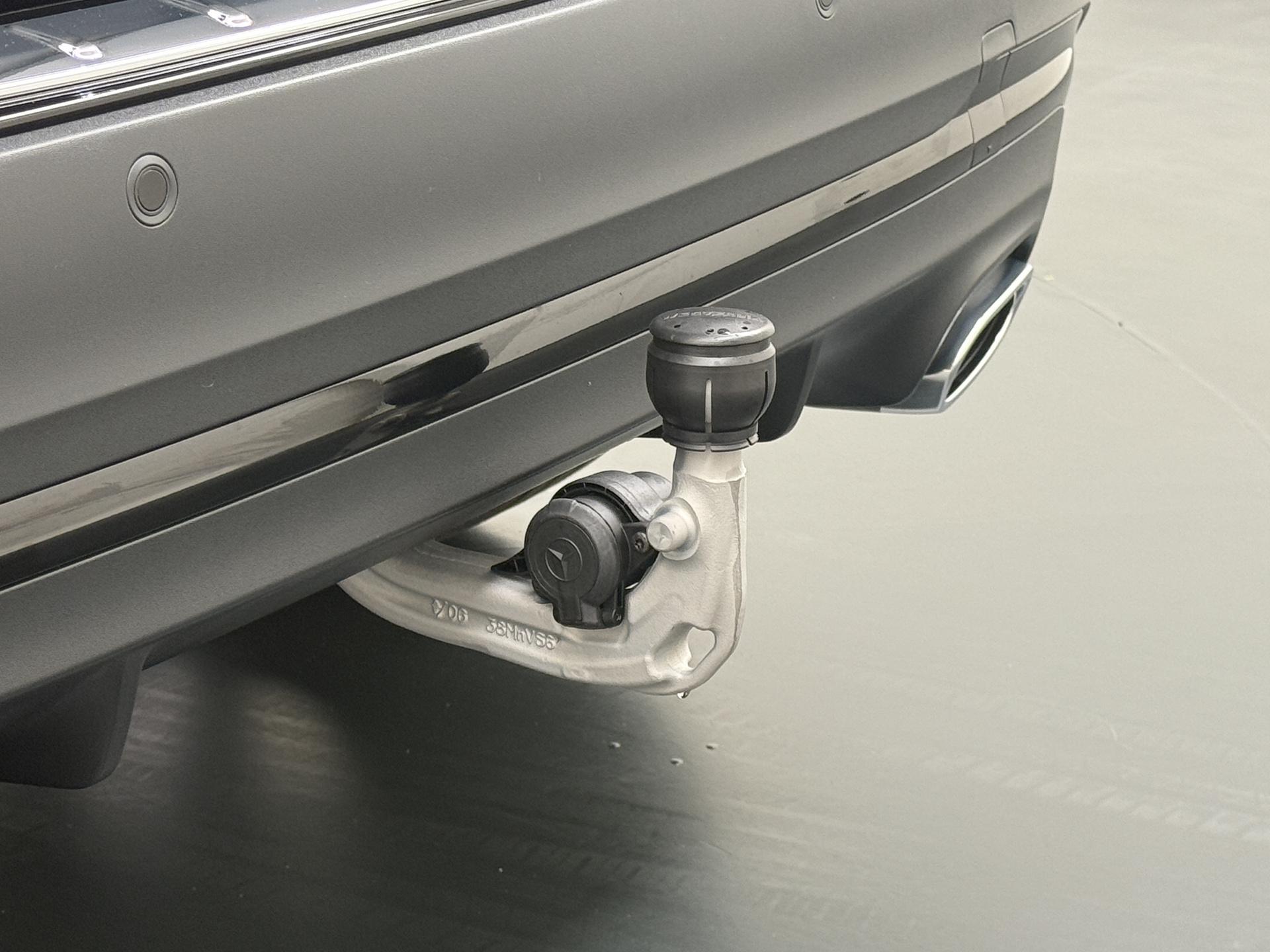 Mercedes-Benz GLA 180 Business Solution AMG 12