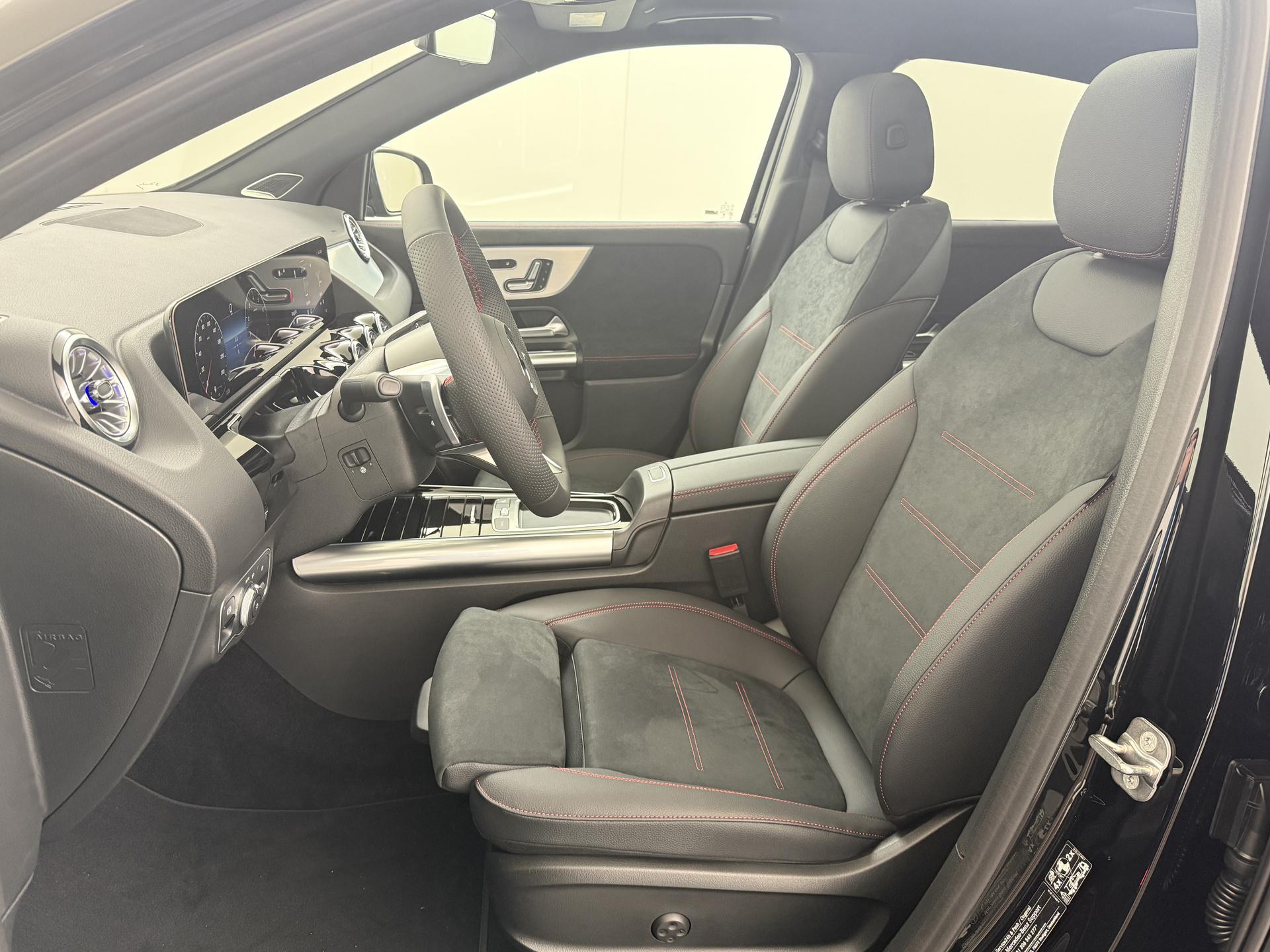 Mercedes-Benz GLA 180 Business Solution AMG 21