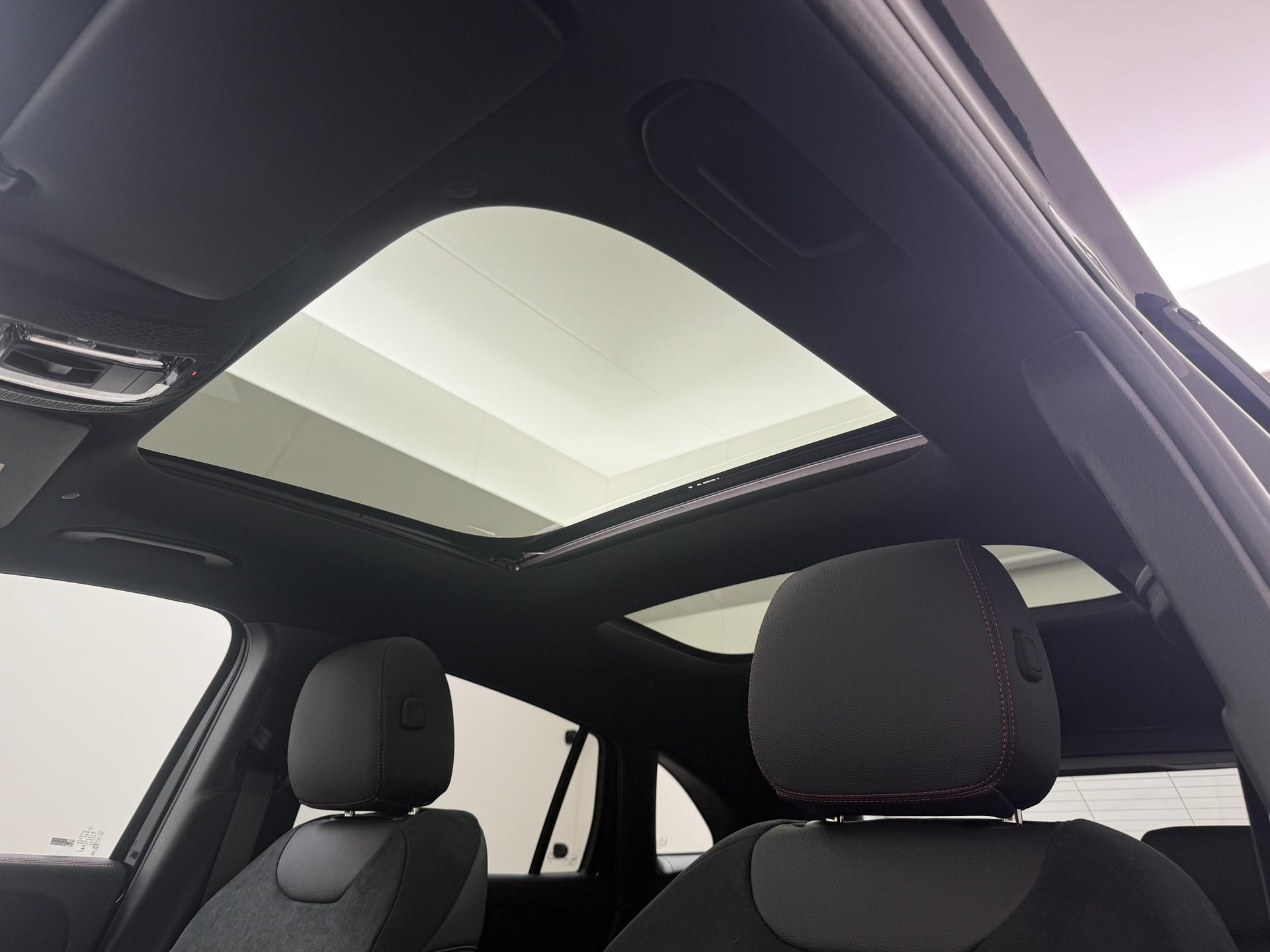 Mercedes-Benz GLA 180 Business Solution AMG 23