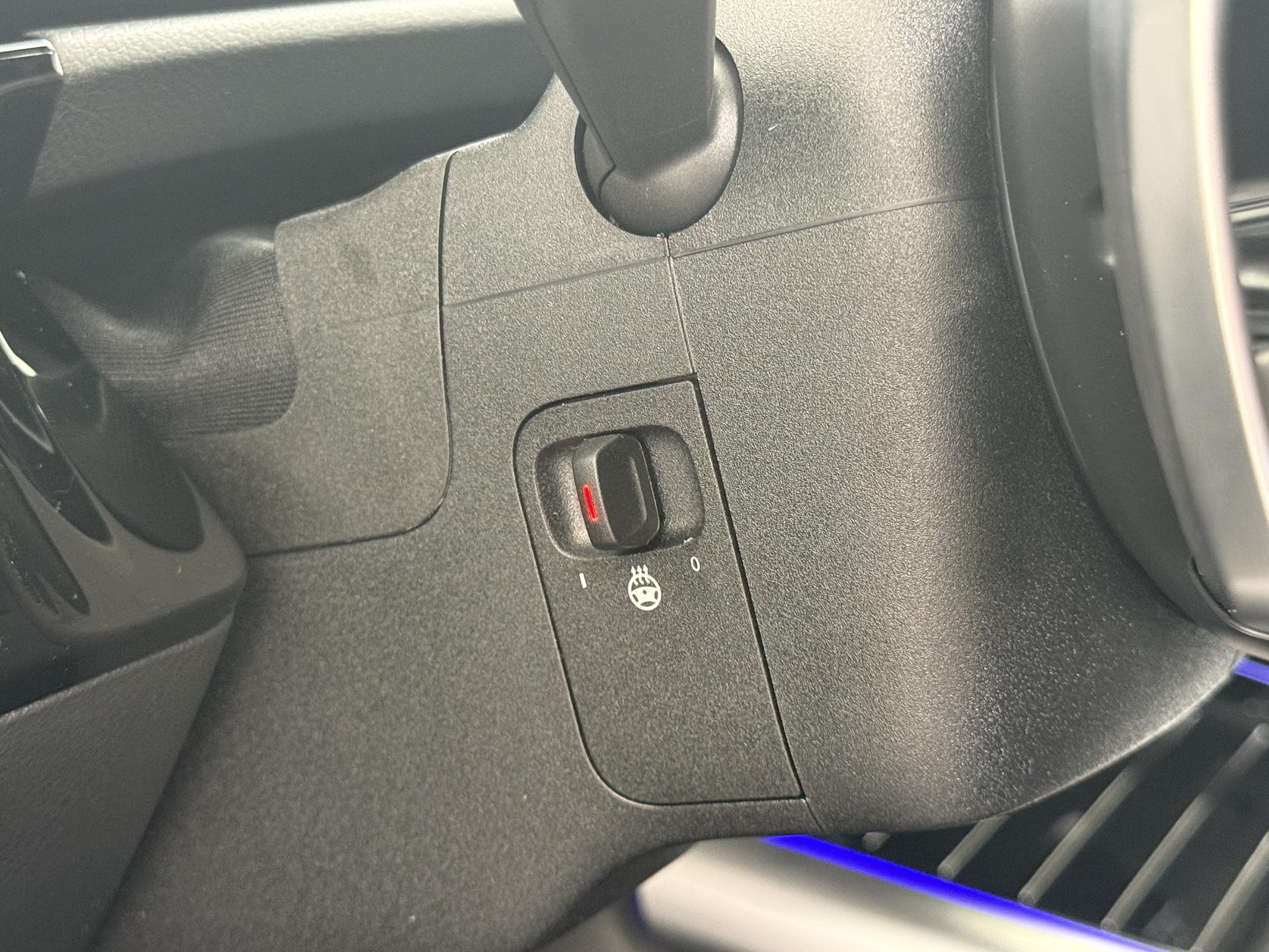 Mercedes-Benz GLA 180 Business Solution AMG 25