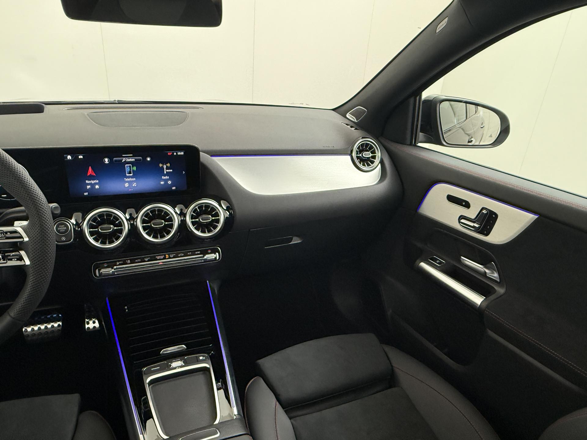 Mercedes-Benz GLA 180 Business Solution AMG 31