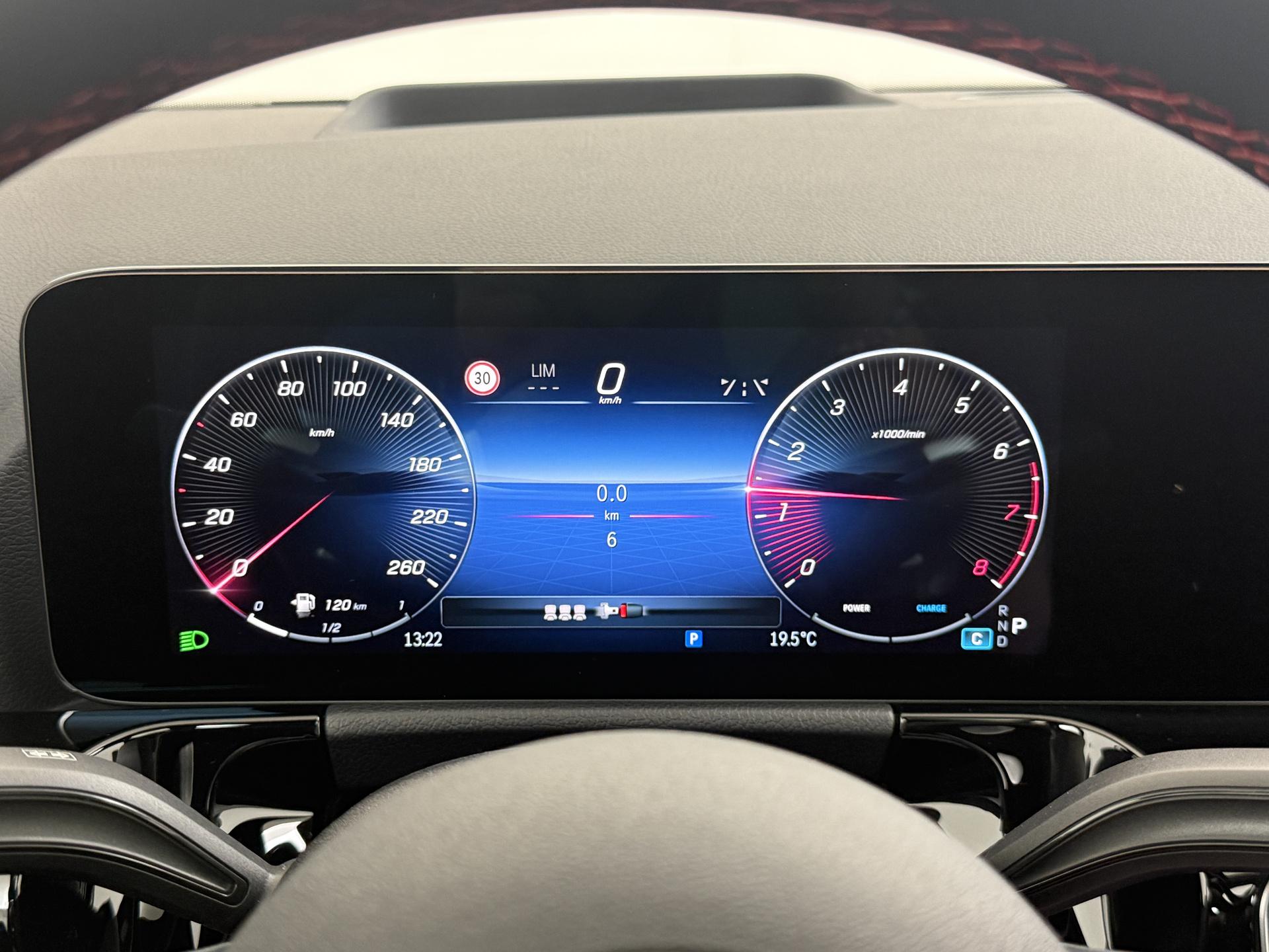 Mercedes-Benz GLA 180 Business Solution AMG 36