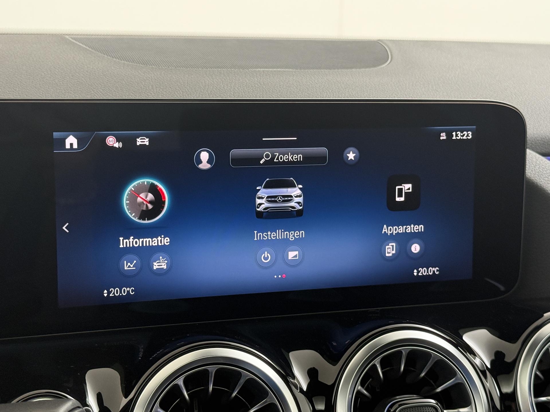 Mercedes-Benz GLA 180 Business Solution AMG 42