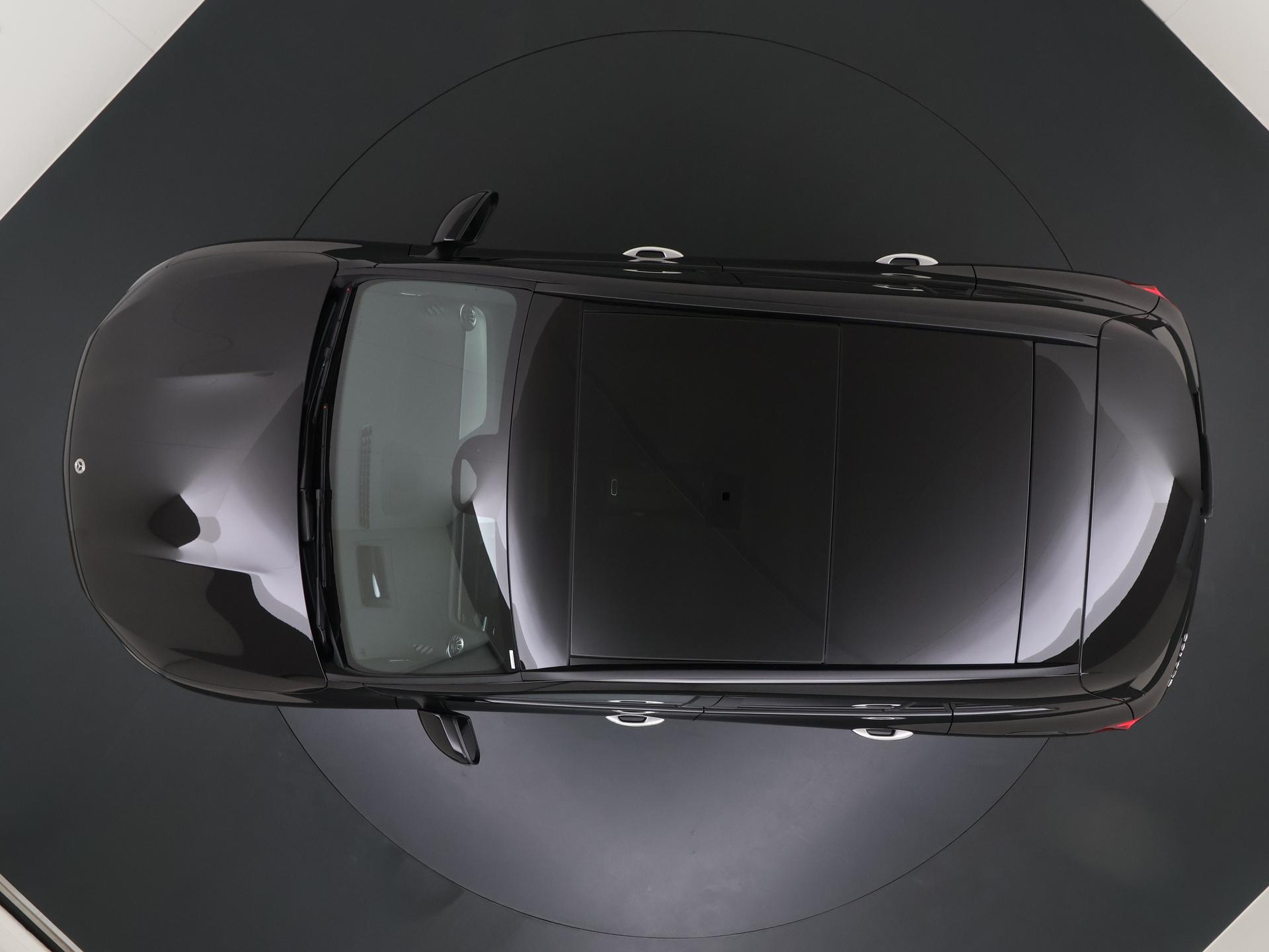 Mercedes-Benz GLA 180 Business Solution AMG 8