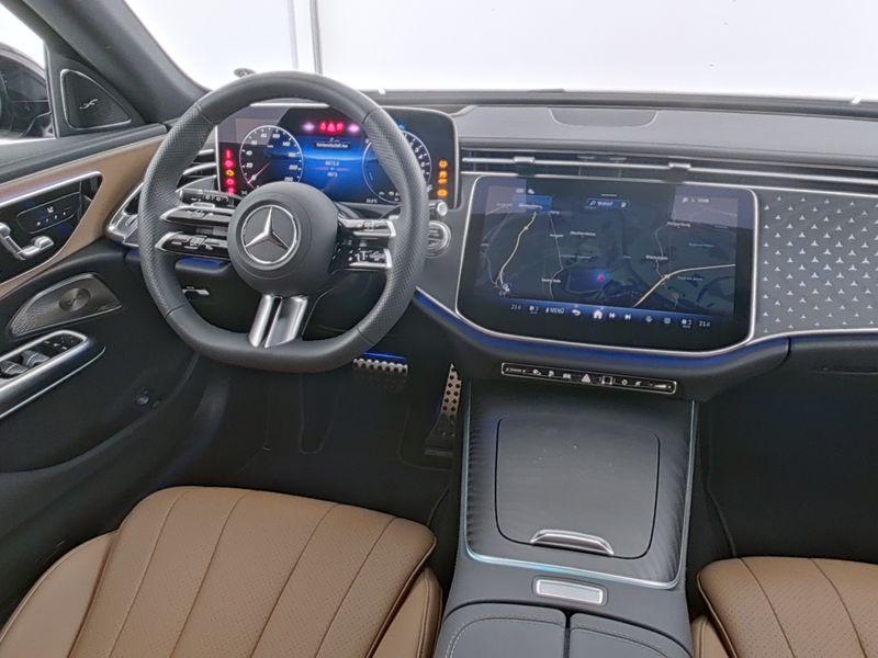 Mercedes-Benz E-Klasse Estate 300 e AMG Line 4