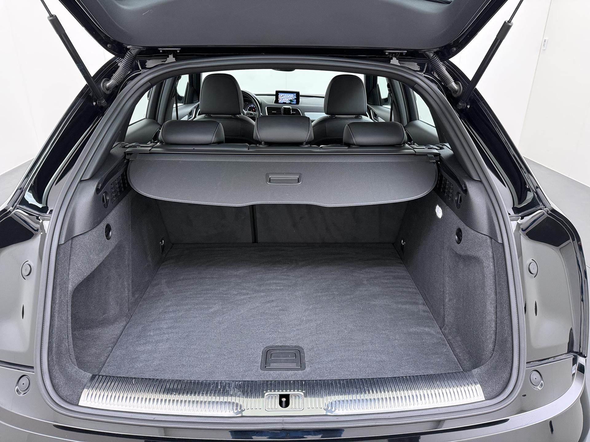 Audi Q3 1.4 TFSI CoD S Edition 6