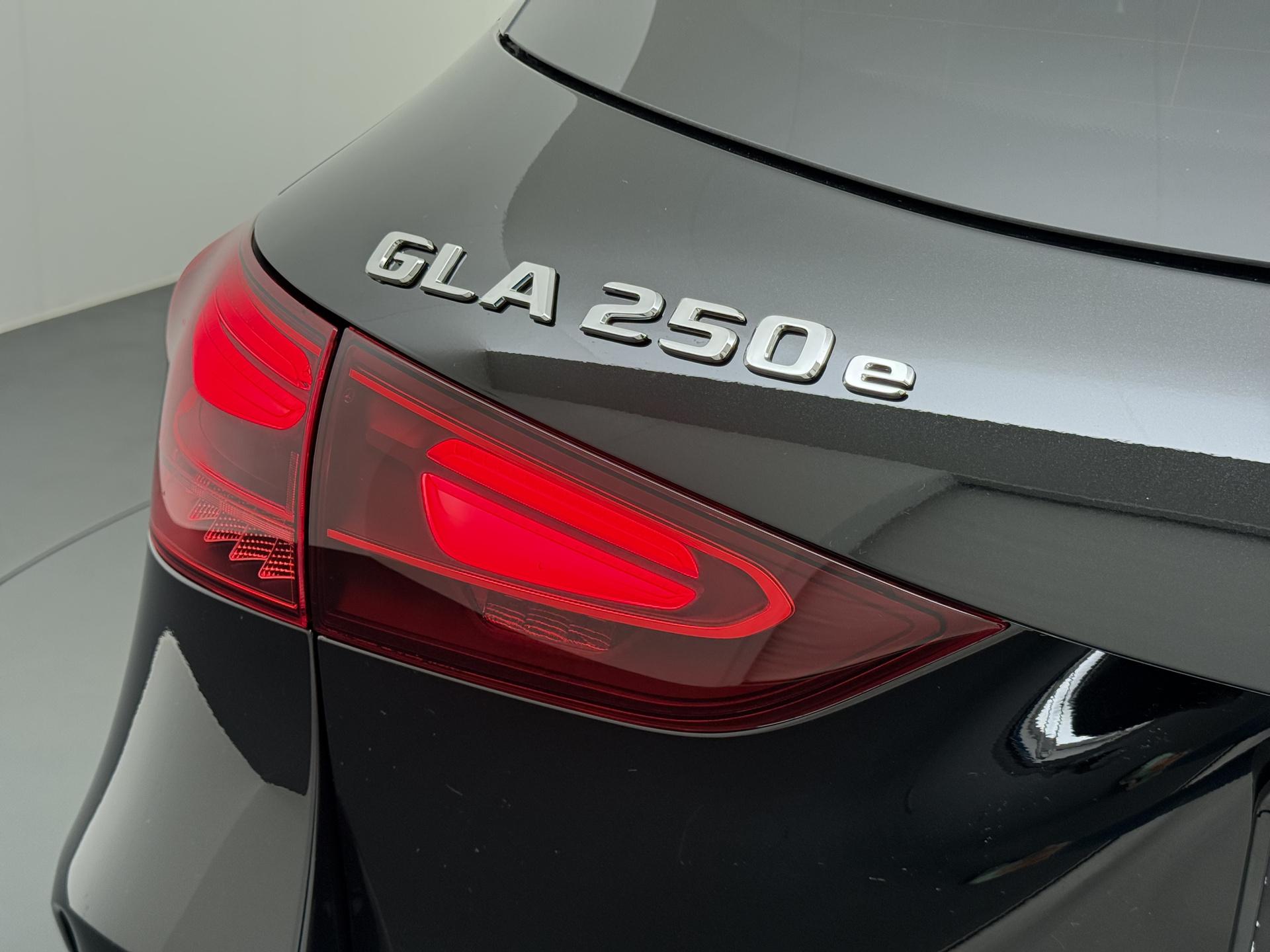 Mercedes-Benz GLA-klasse 250 e Business Solution AMG 19