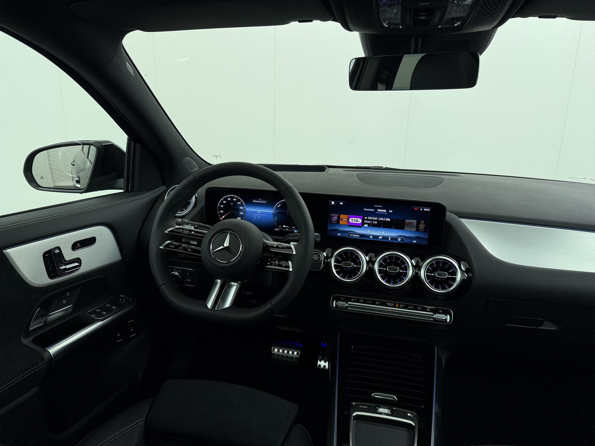 Mercedes-Benz GLA-klasse 250 e Business Solution AMG 31